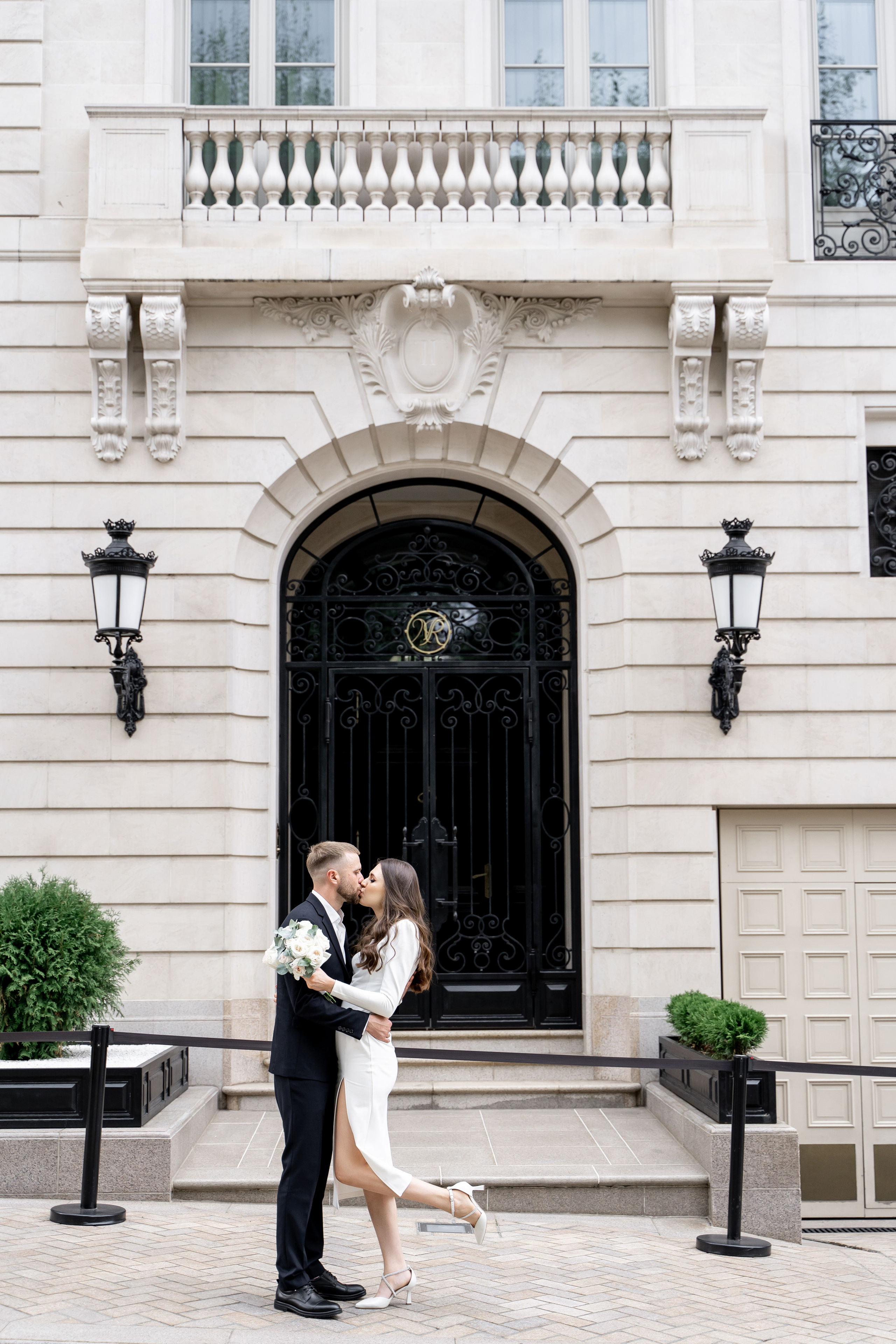 Свадебный фотограф в Москве. Свадебный фотограф Видное, Бутово. Роспись во дворце бракосочетания Южное Бутово. Регистрация брака в Москве и Московской области. Фотограф на свадьбу. Свадебная фотосессия в центре  Москвы. Фотосессия Хилков переулок. Фотосессия свадебного банкета  в ресторане. Выездная регистрация брака. Фотосессия молодоженов. Свадебная прогулка. Жених и невеста в день свадьбы. 