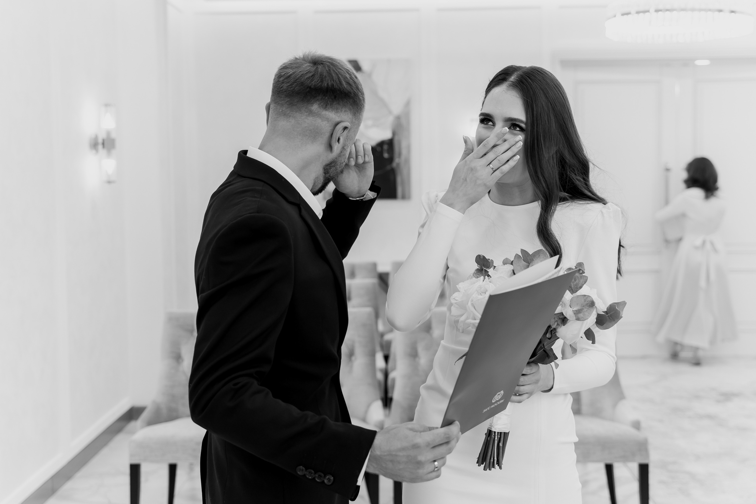 Свадебный фотограф в Москве. Свадебный фотограф Видное, Бутово. Роспись во дворце бракосочетания Южное Бутово. Регистрация брака в Москве и Московской области. Фотограф на свадьбу. Свадебная фотосессия в центре  Москвы. Фотосессия Хилков переулок. Фотосессия свадебного банкета  в ресторане. Выездная регистрация брака. Фотосессия молодоженов. Свадебная прогулка. Жених и невеста в день свадьбы. 