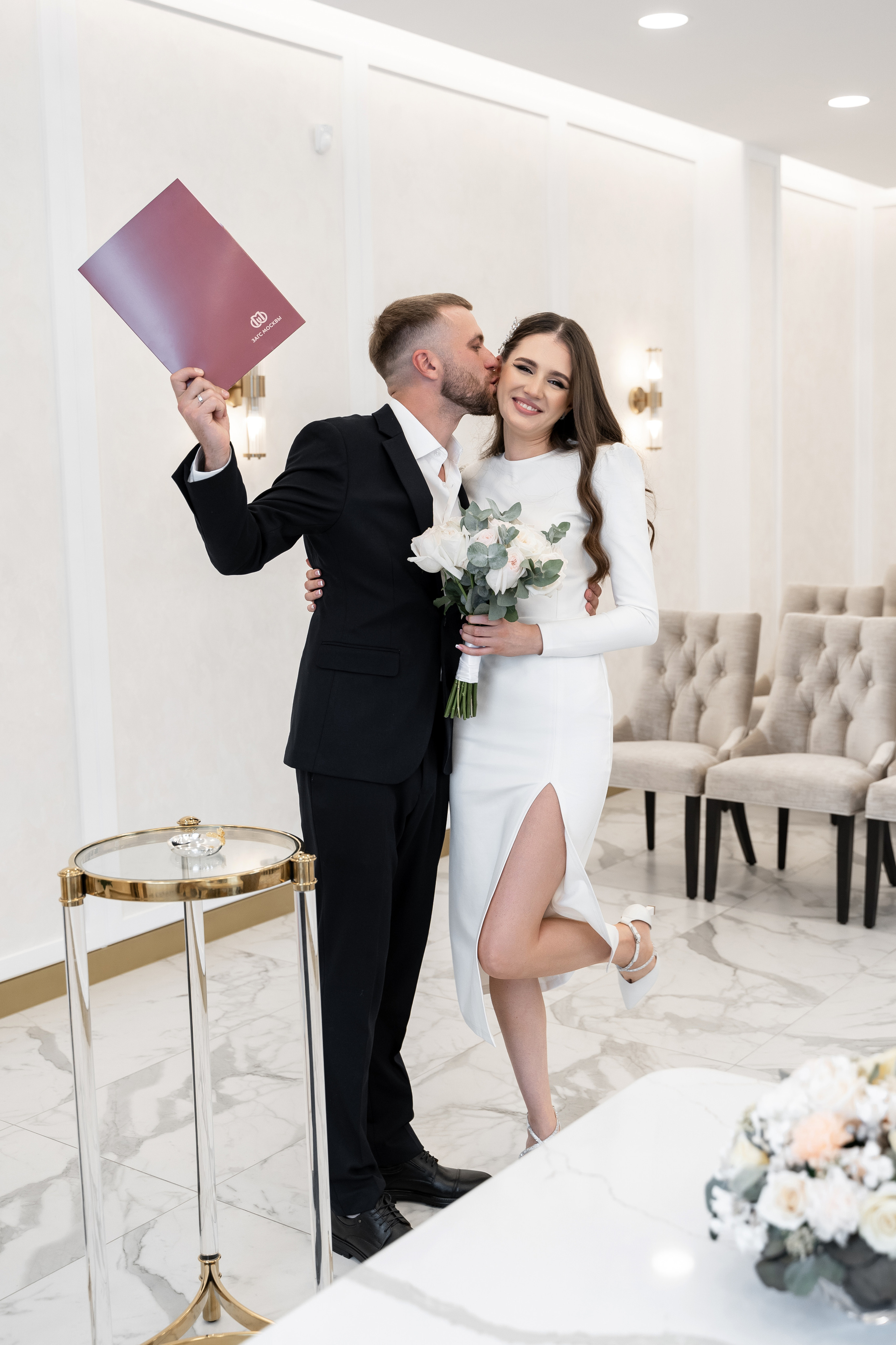 Свадебный фотограф в Москве. Свадебный фотограф Видное, Бутово. Роспись во дворце бракосочетания Южное Бутово. Регистрация брака в Москве и Московской области. Фотограф на свадьбу. Свадебная фотосессия в центре  Москвы. Фотосессия Хилков переулок. Фотосессия свадебного банкета  в ресторане. Выездная регистрация брака. Фотосессия молодоженов. Свадебная прогулка. Жених и невеста в день свадьбы. 