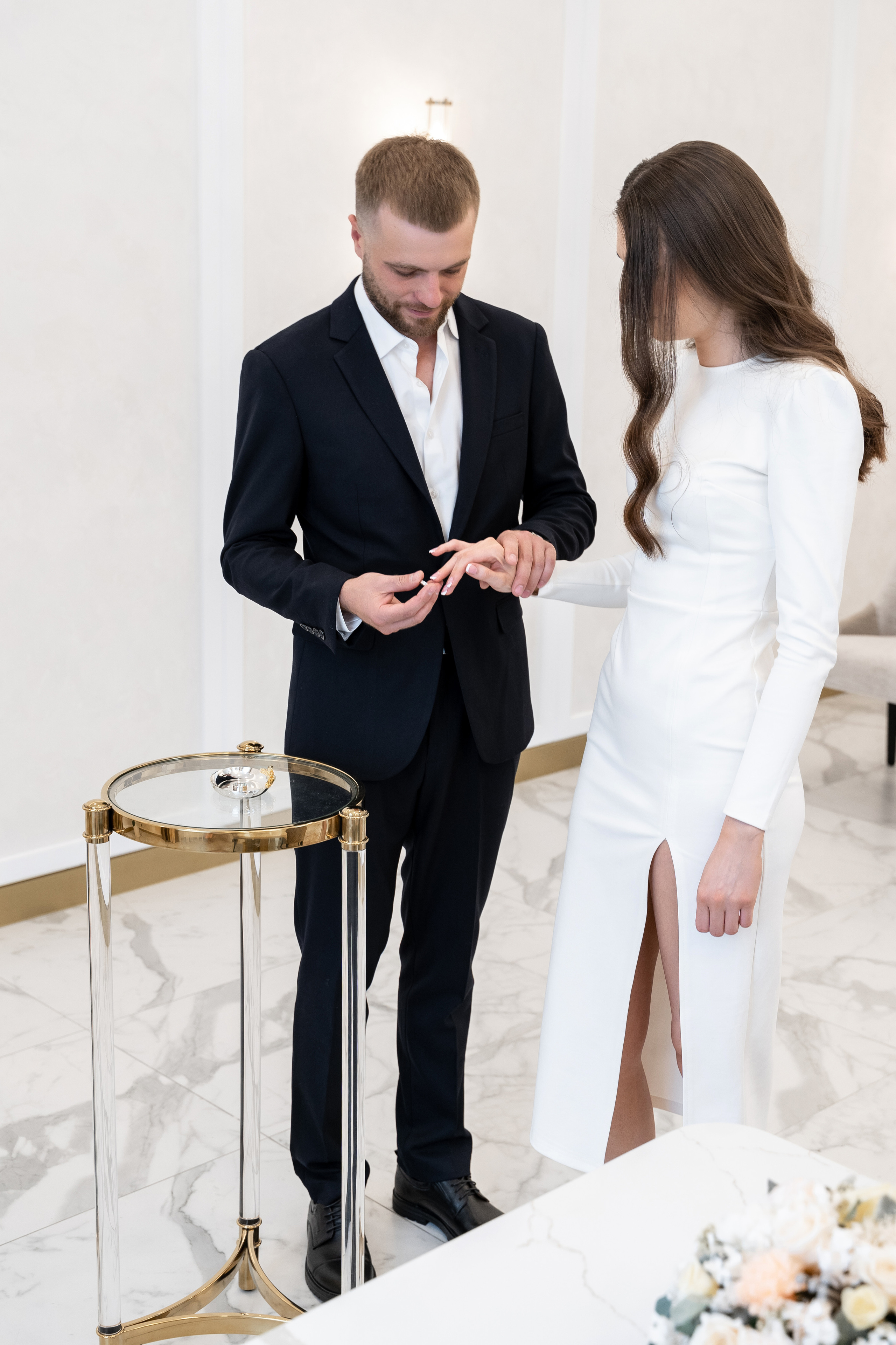 Свадебный фотограф в Москве. Свадебный фотограф Видное, Бутово. Роспись во дворце бракосочетания Южное Бутово. Регистрация брака в Москве и Московской области. Фотограф на свадьбу. Свадебная фотосессия в центре  Москвы. Фотосессия Хилков переулок. Фотосессия свадебного банкета  в ресторане. Выездная регистрация брака. Фотосессия молодоженов. Свадебная прогулка. Жених и невеста в день свадьбы. 