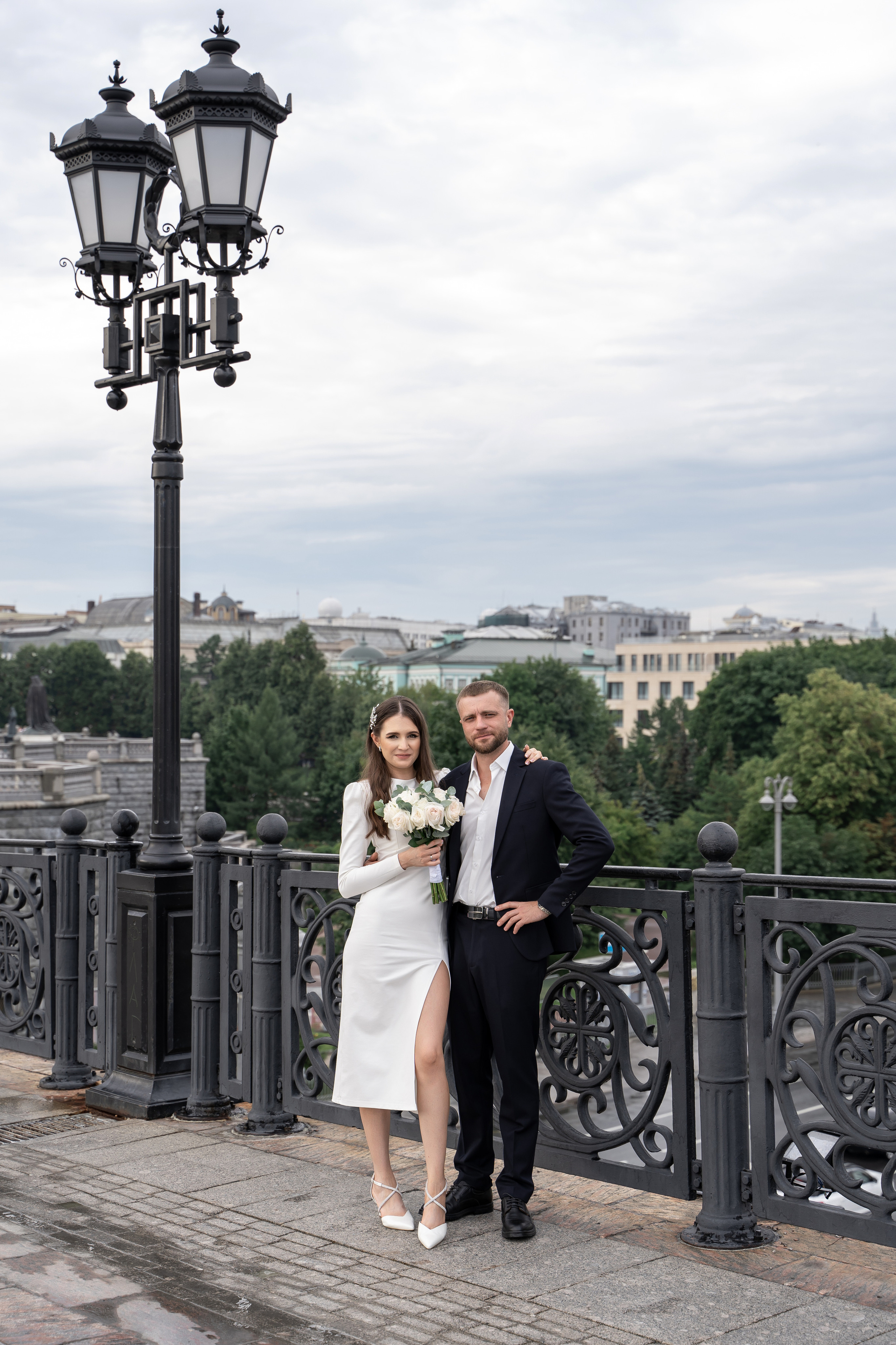 Свадебный фотограф в Москве. Свадебный фотограф Видное, Бутово. Роспись во дворце бракосочетания Южное Бутово. Регистрация брака в Москве и Московской области. Фотограф на свадьбу. Свадебная фотосессия в центре  Москвы. Фотосессия Хилков переулок. Фотосессия свадебного банкета  в ресторане. Выездная регистрация брака. Фотосессия молодоженов. Свадебная прогулка. Жених и невеста в день свадьбы. 