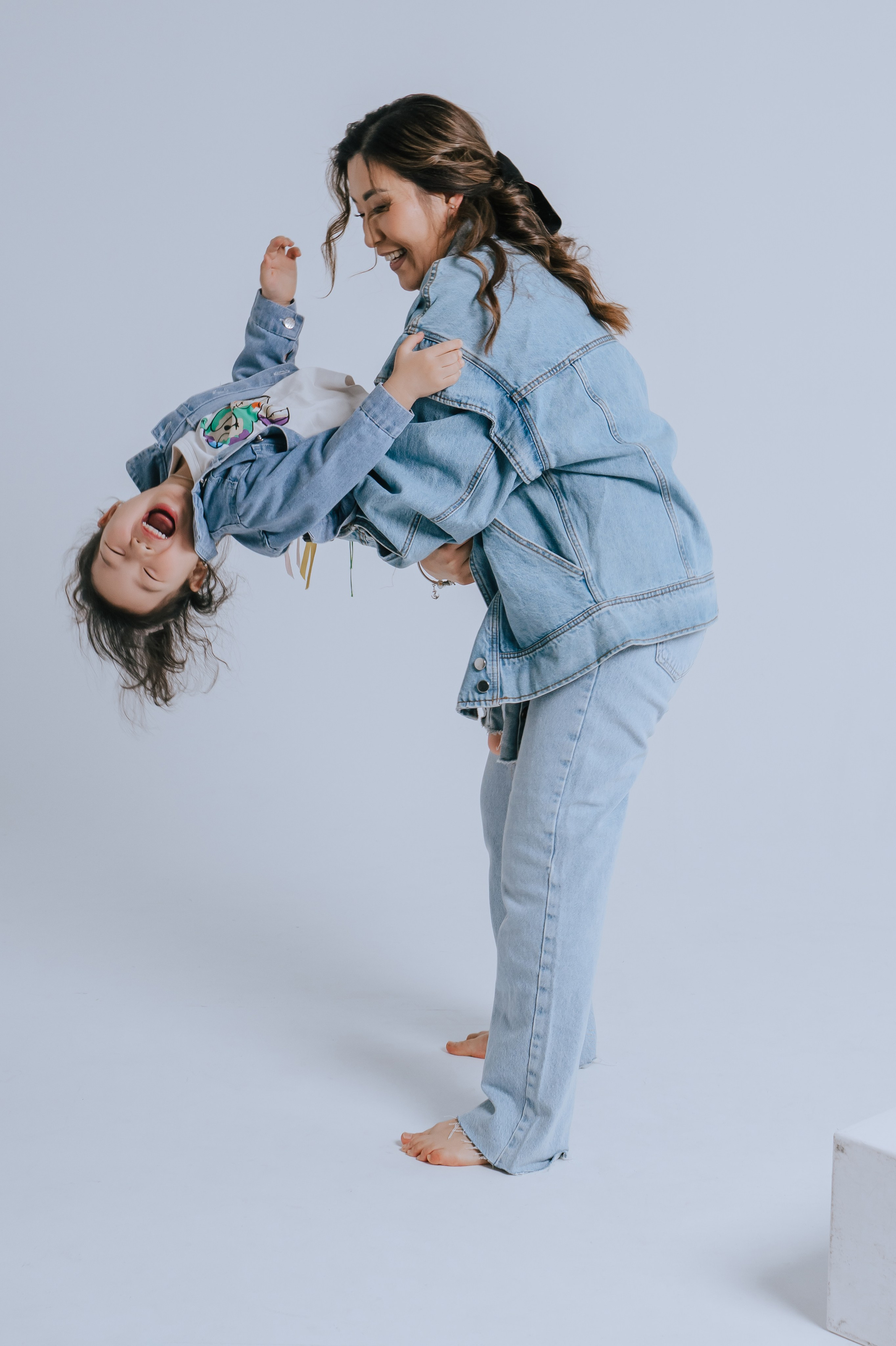 Ира и Аня. Фотограф Ярмишко Дарья. Выпускные фотокниги