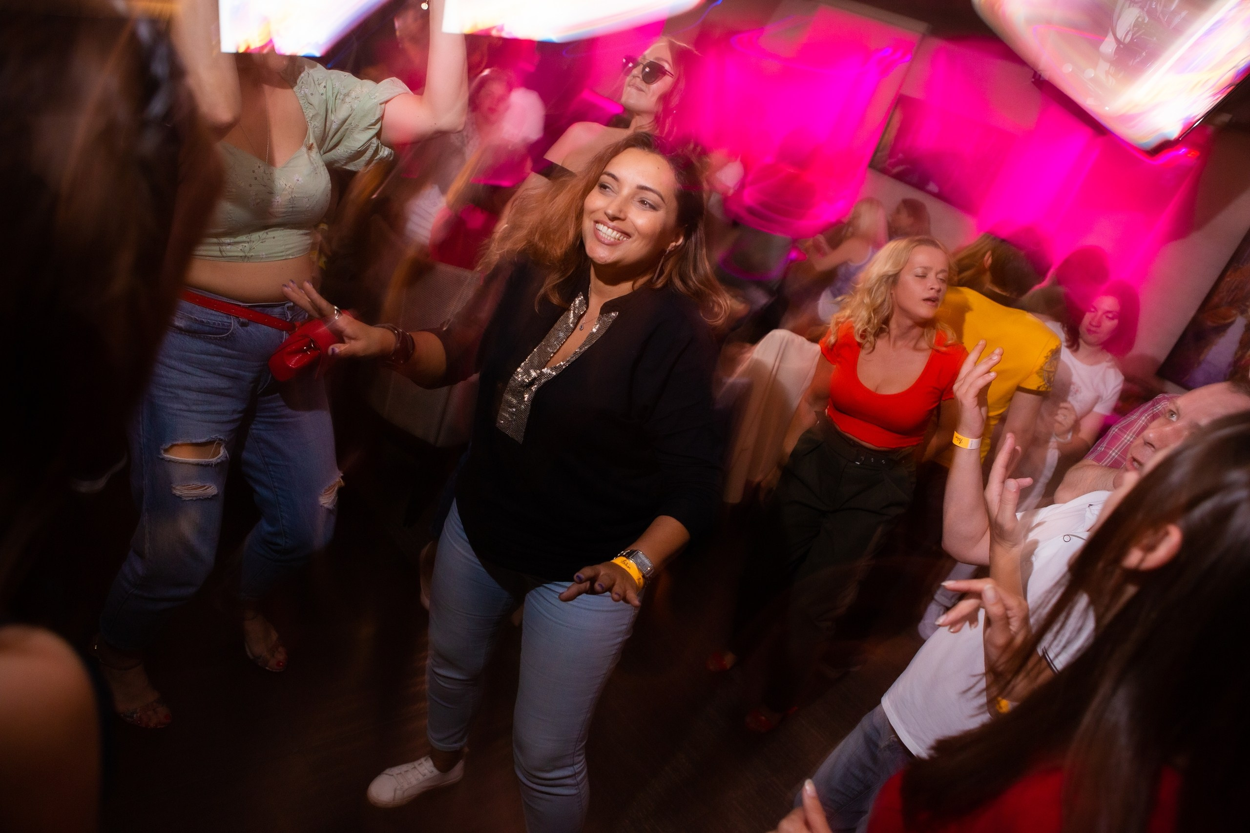 Лето, гуд бай! Клубная вечеринка | 25.08.23. Галерея Фантим