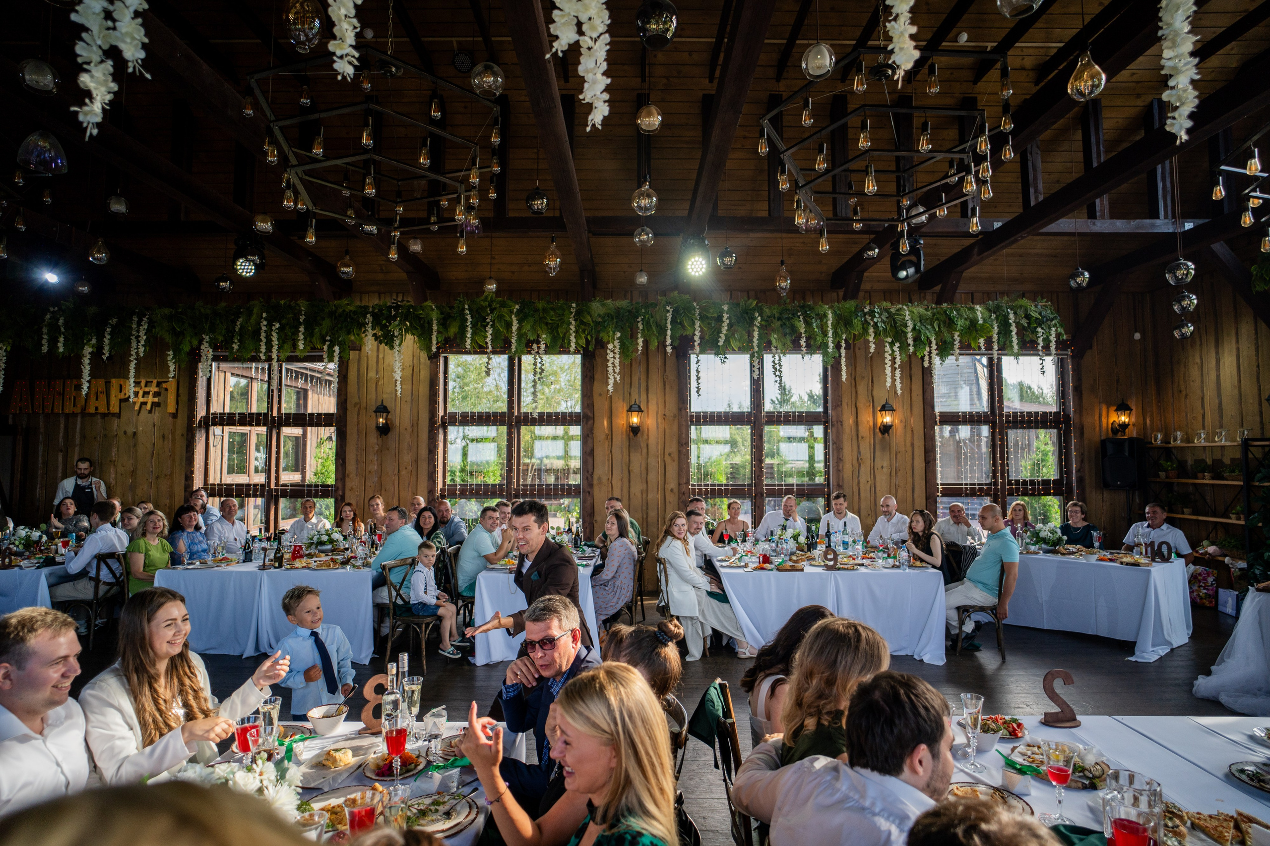 Банкет в ресторане «Амбар № 1» в городе Петергофе. Свадебный фотограф Александр Невский в Санкт-Петербурге