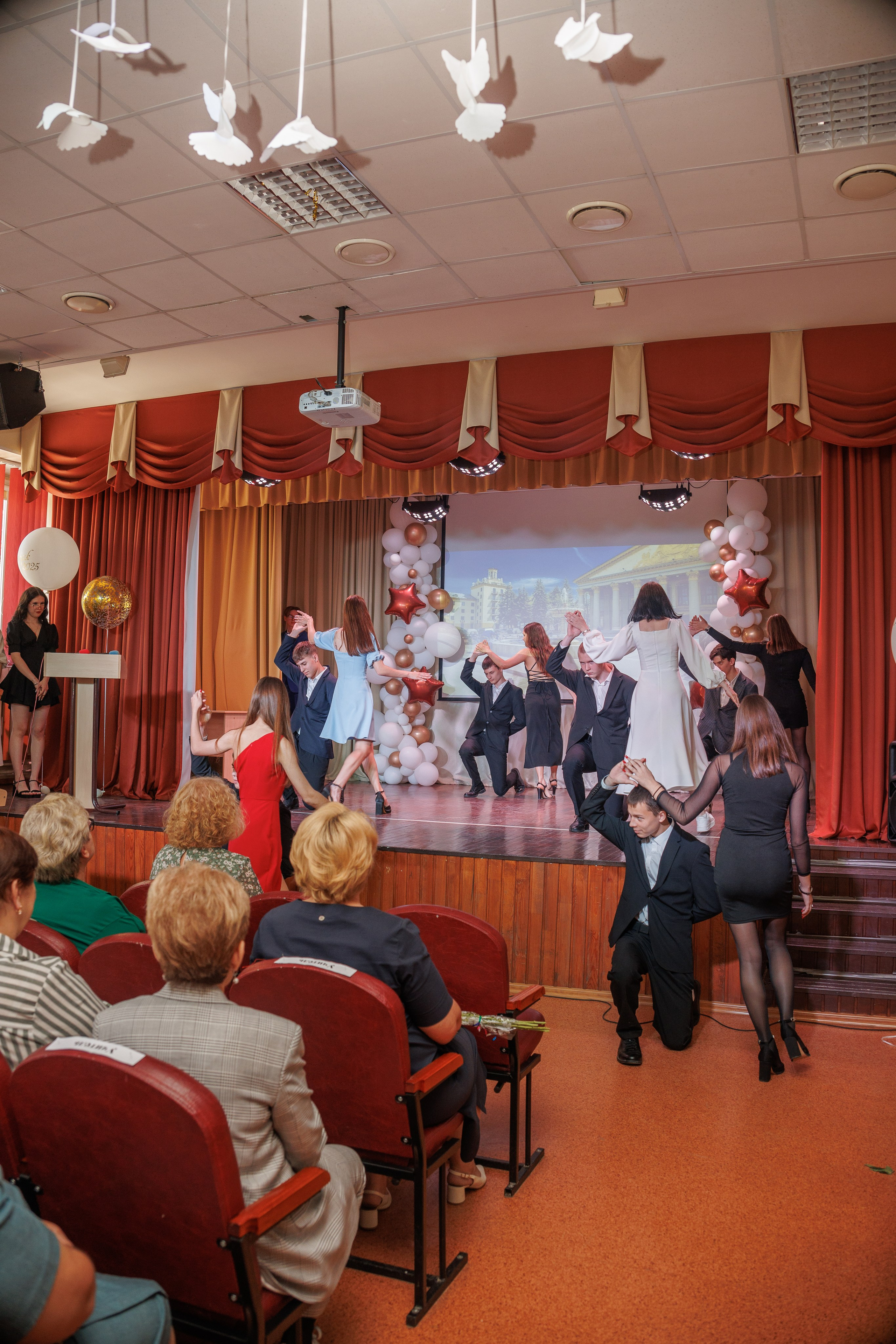 Вручение аттестатов. Свадебный и семейный фотограф в Новосибирске Ирина Дорошкова