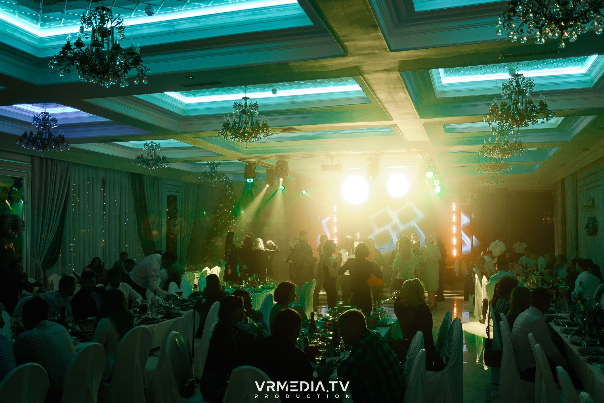 Новогодний вечер в ресторане «Лазурный Берег»