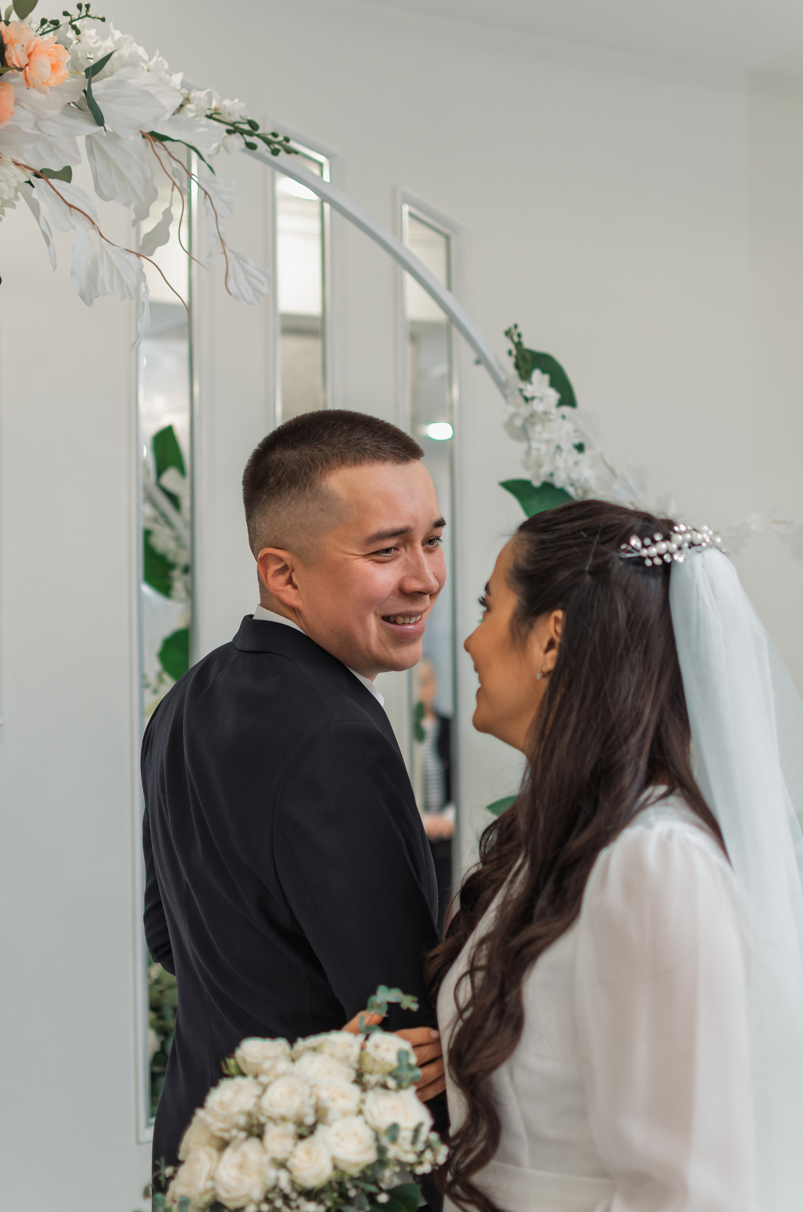 Загс Титова 26, г. Екатеринбург, фотограф Анастасия Прошутинская