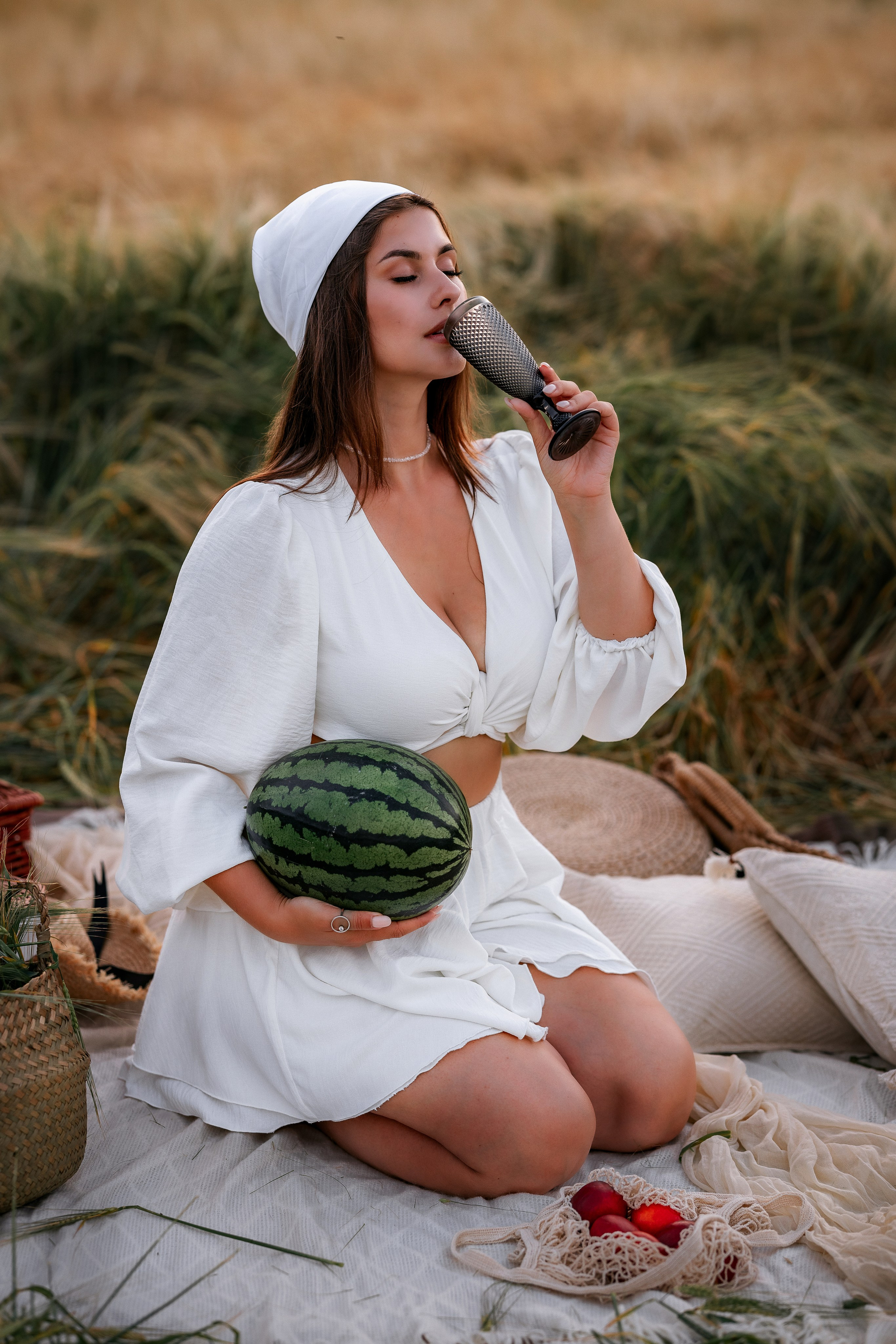 Пшеничное поле на закате. Женский и семейный фотограф в Москве Виктория