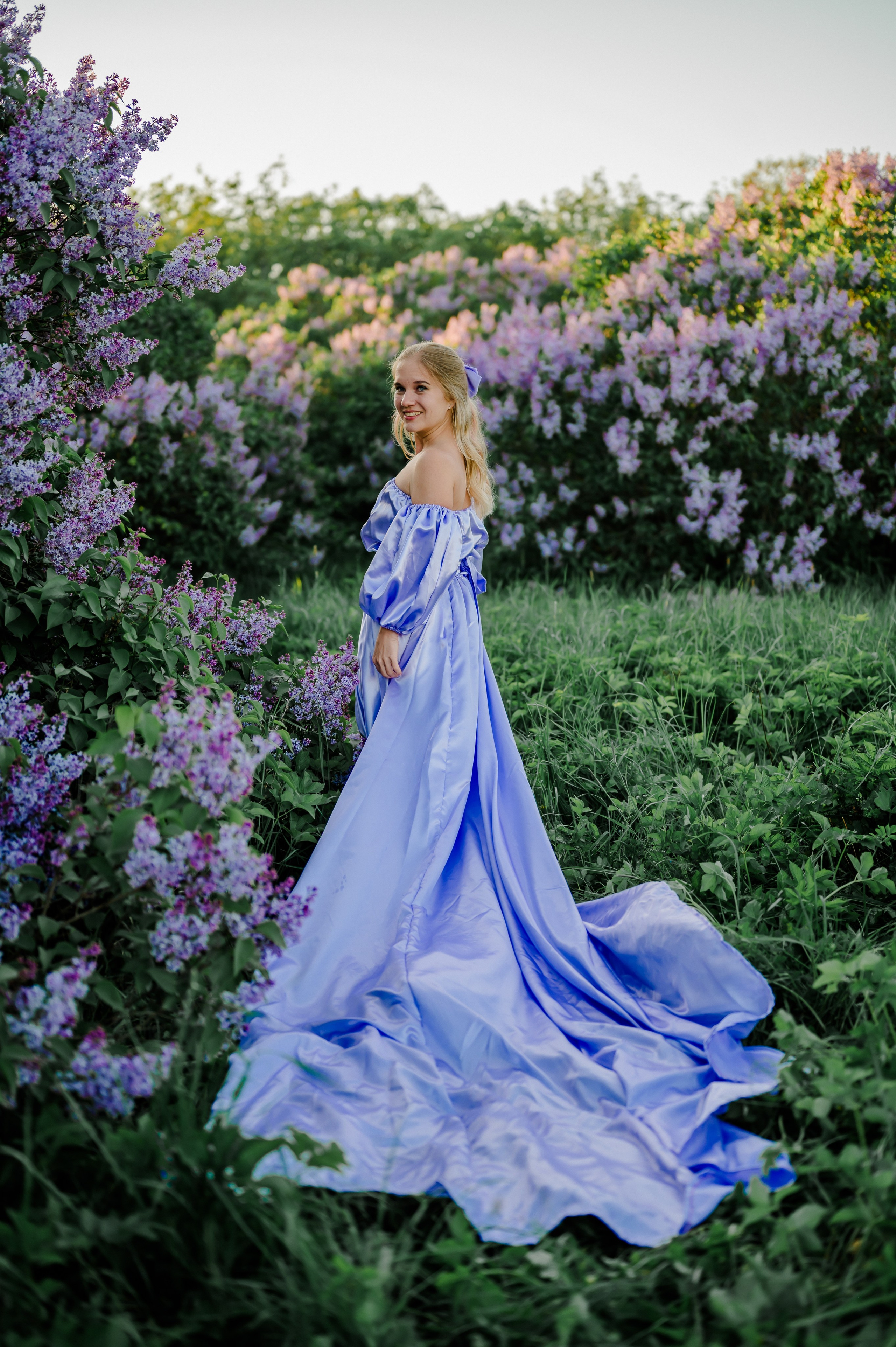 Юлия и сирень. Свадебный и семейный фотограф Евгения Кононова