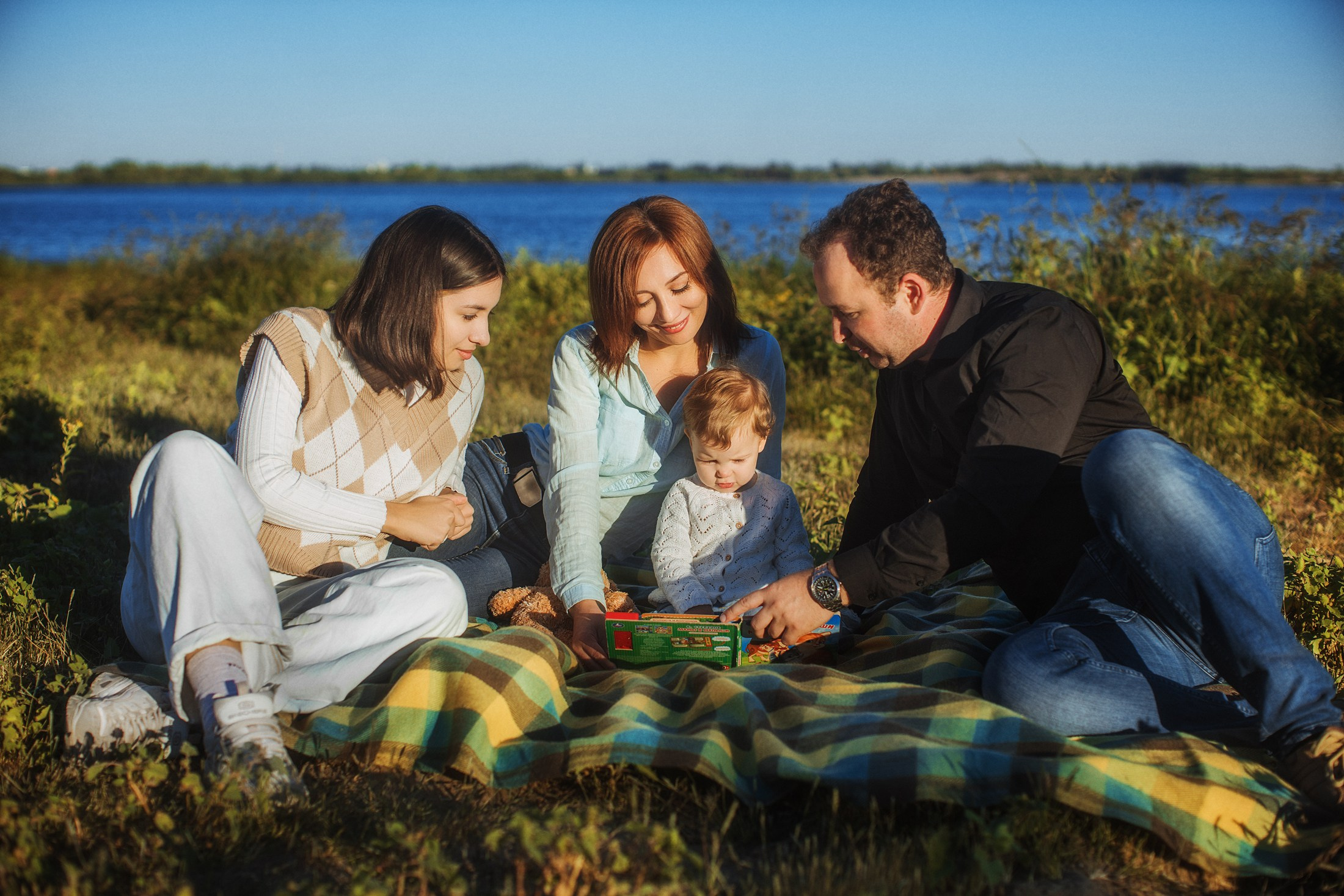 Семья Прохожих. Фотографы в городе Волгограде — Людмила Агеева и Алексей Околелов