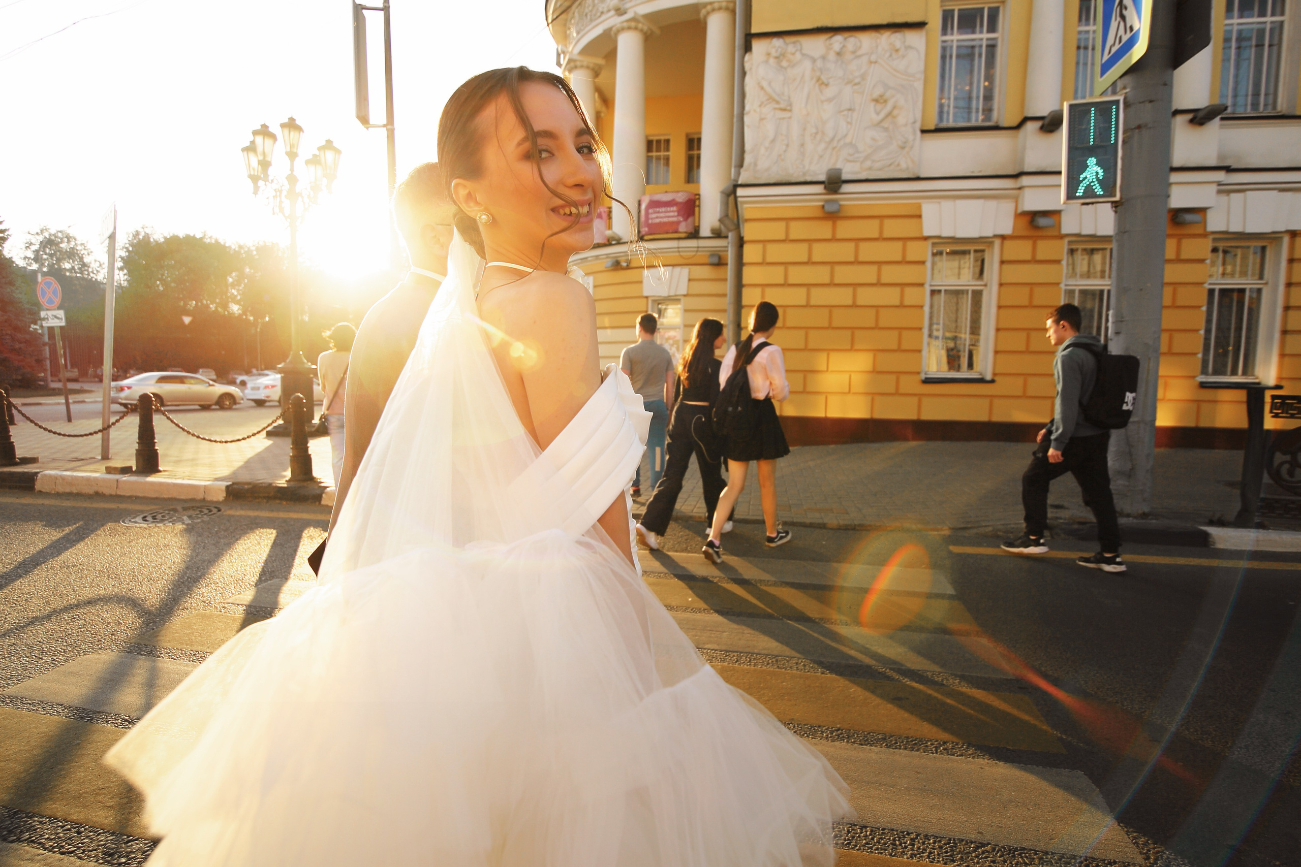 Свадебная осенняя фотосессия Ивана и Лидии в городе. Свадебный и репортажный фотограф в Ярославле и Санкт-Петербурге Роман Микрюков