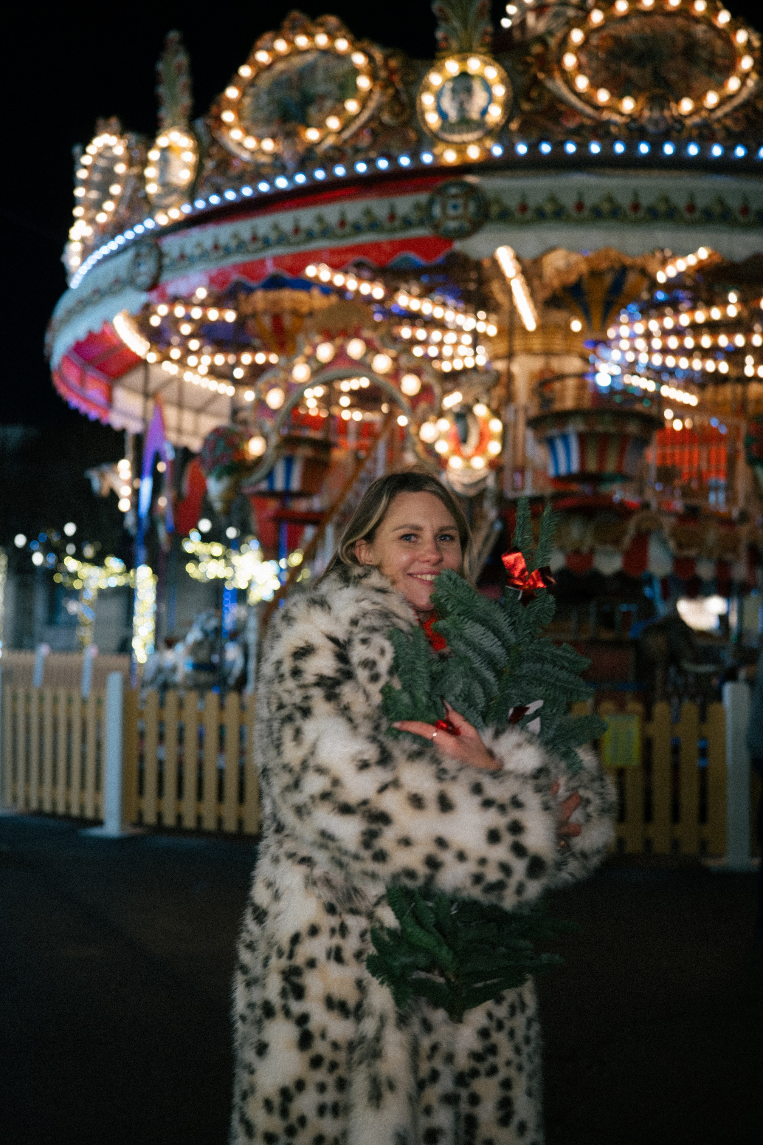 ПРОГУЛКА НА МАНЕЖНОЙ ПЛОЩАДИ ДЛЯ ДЕВУШКИ ПЕРЕД НОВЫМ ГОДОМ (НОВОГОДНЯЯ ФОТОСЕССИИЯ НА МАНЕЖНОЙ ПЛОЩАДИ). Профессиональный фотограф, Санкт-Петербург — Виктория Богомолова