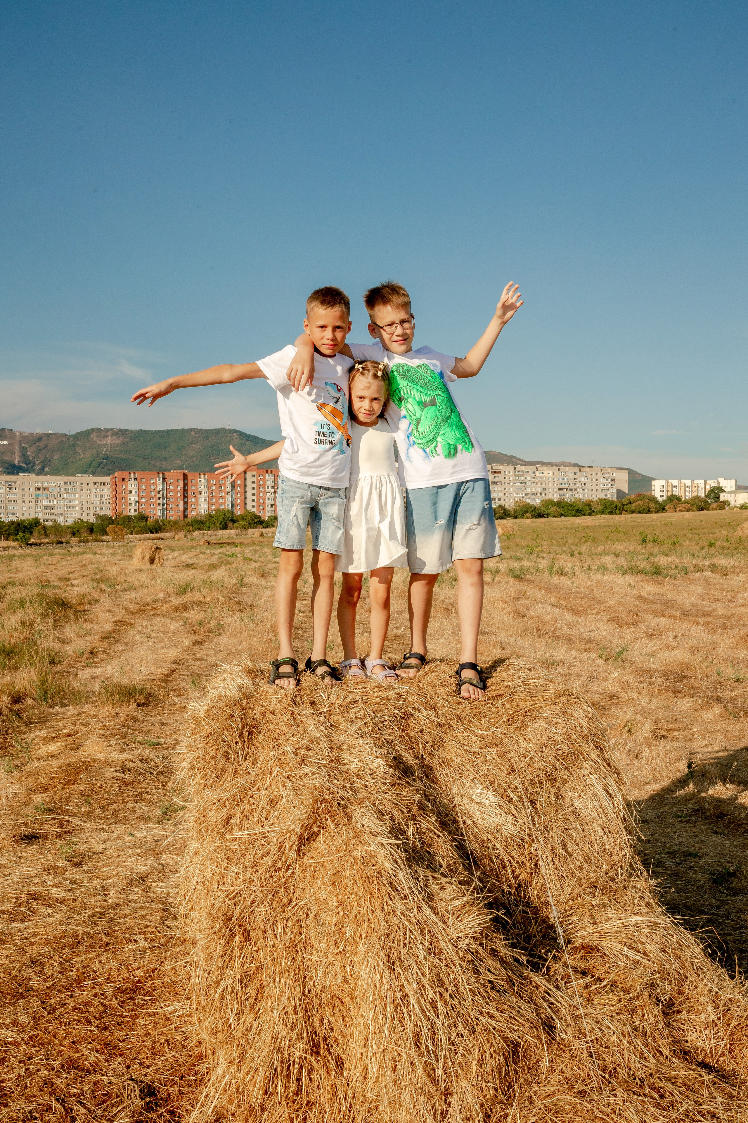 Оксана с детьми. Фотограф в Геленджике, Архипо-Осиповке, Абрау-Дюрсо, Кринице Виктория