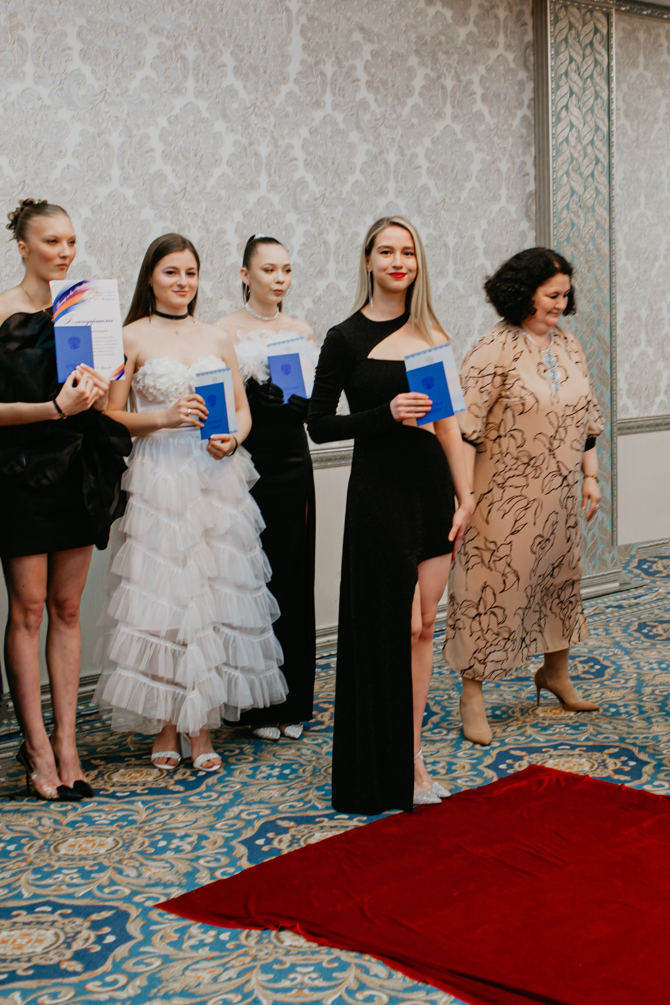 Выпускной. 11 лицей. Фотограф в Челябинске Ополихина Анна