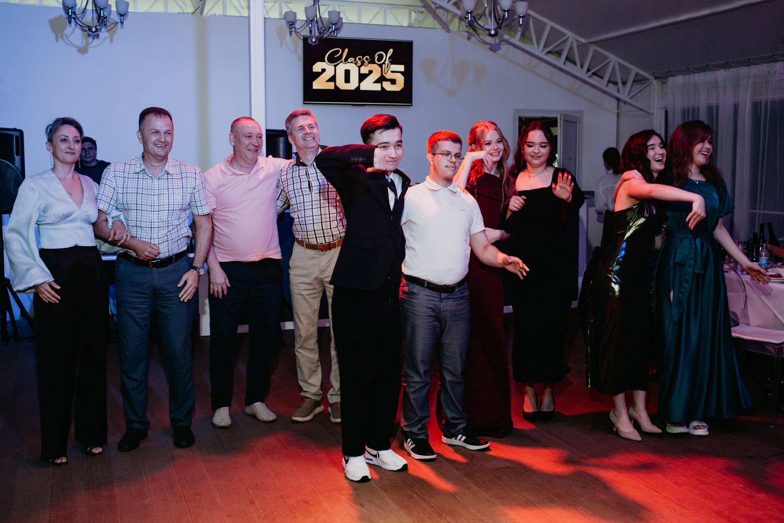 Выпускной 2025 (41 школа) 11 класс. Фотограф в Челябинске Ополихина Анна