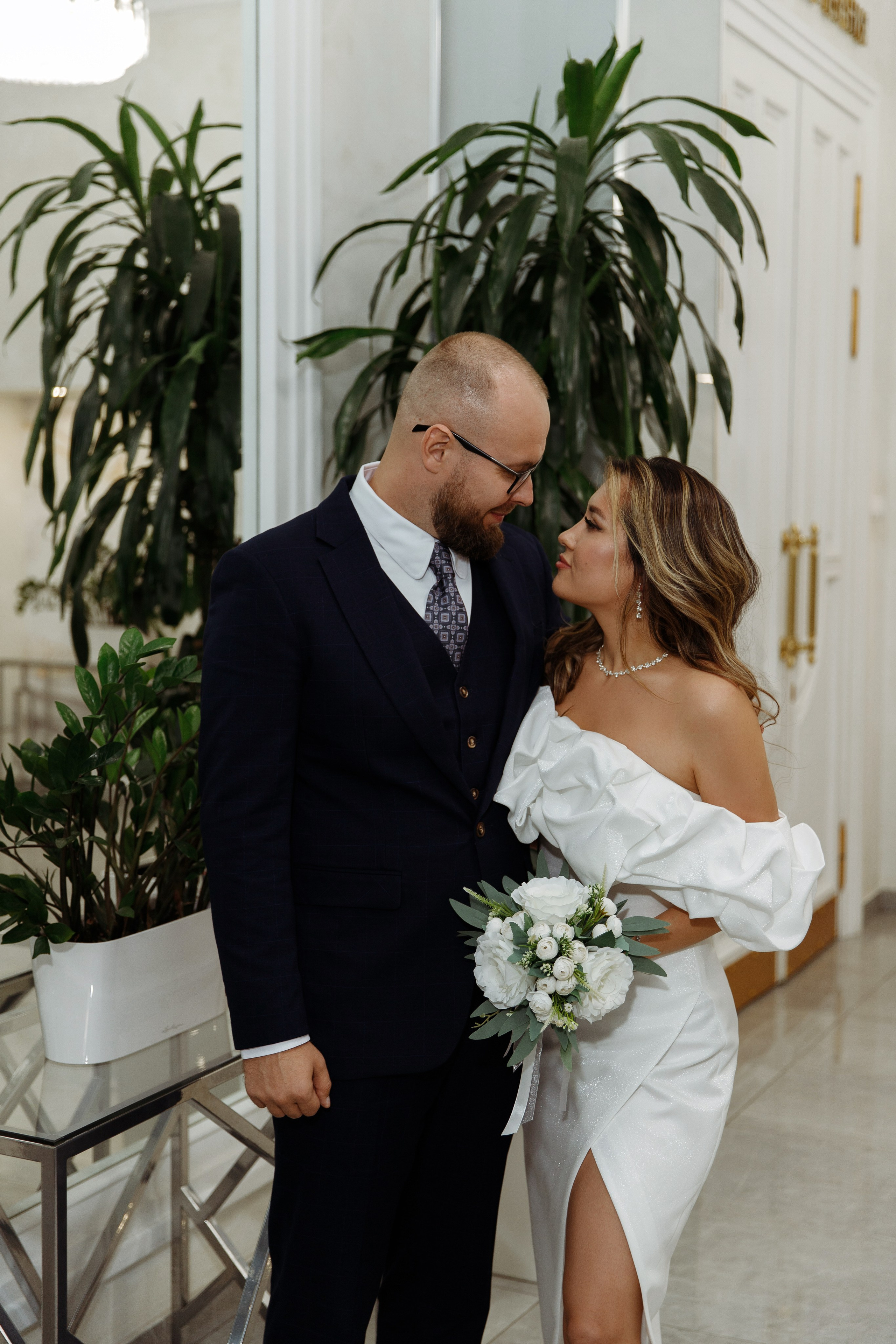 Свадебная регистрация в Кутузовском ЗАГС. Фотограф Александра Сыщенко