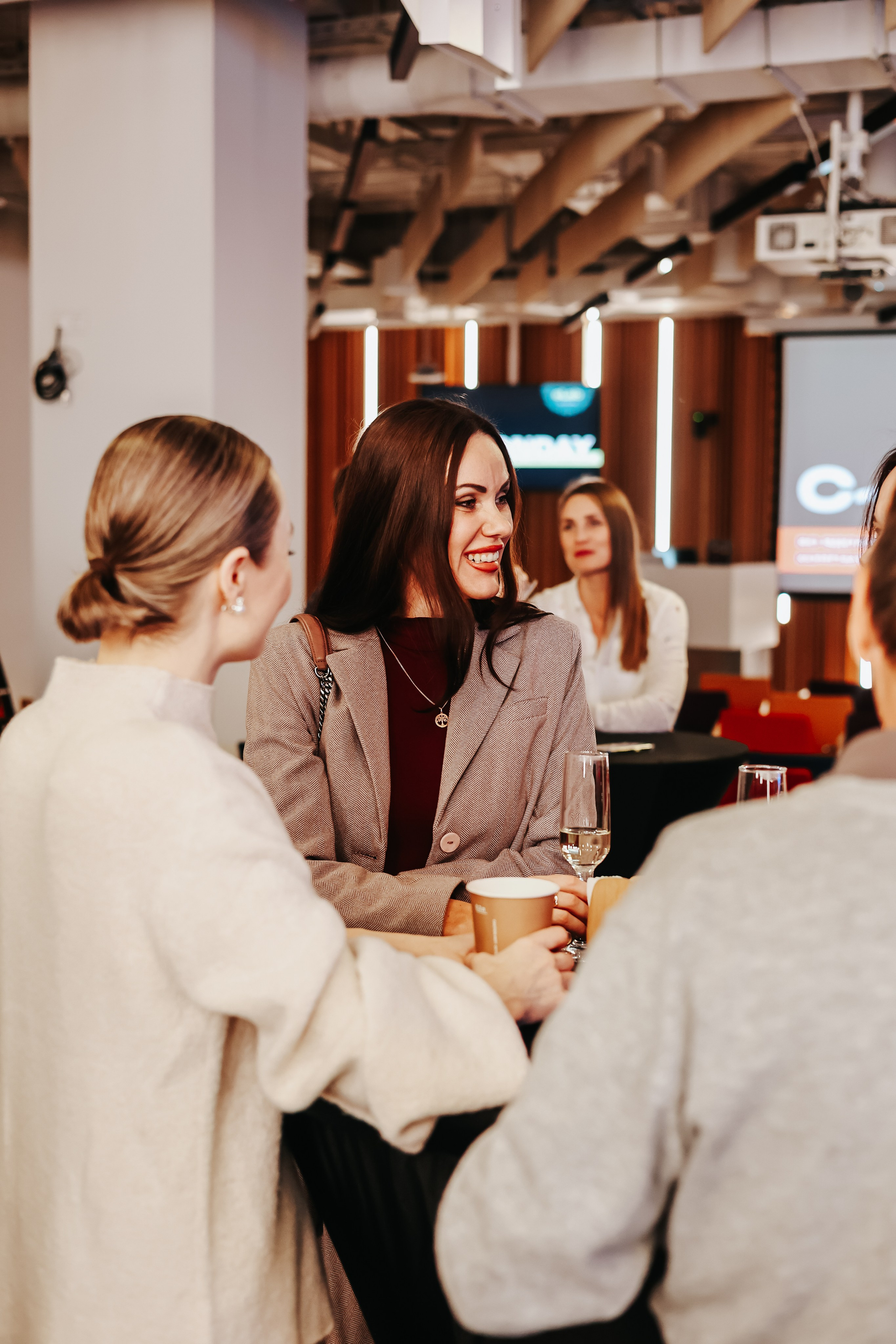 С-Monday. Yasmin Lagarde