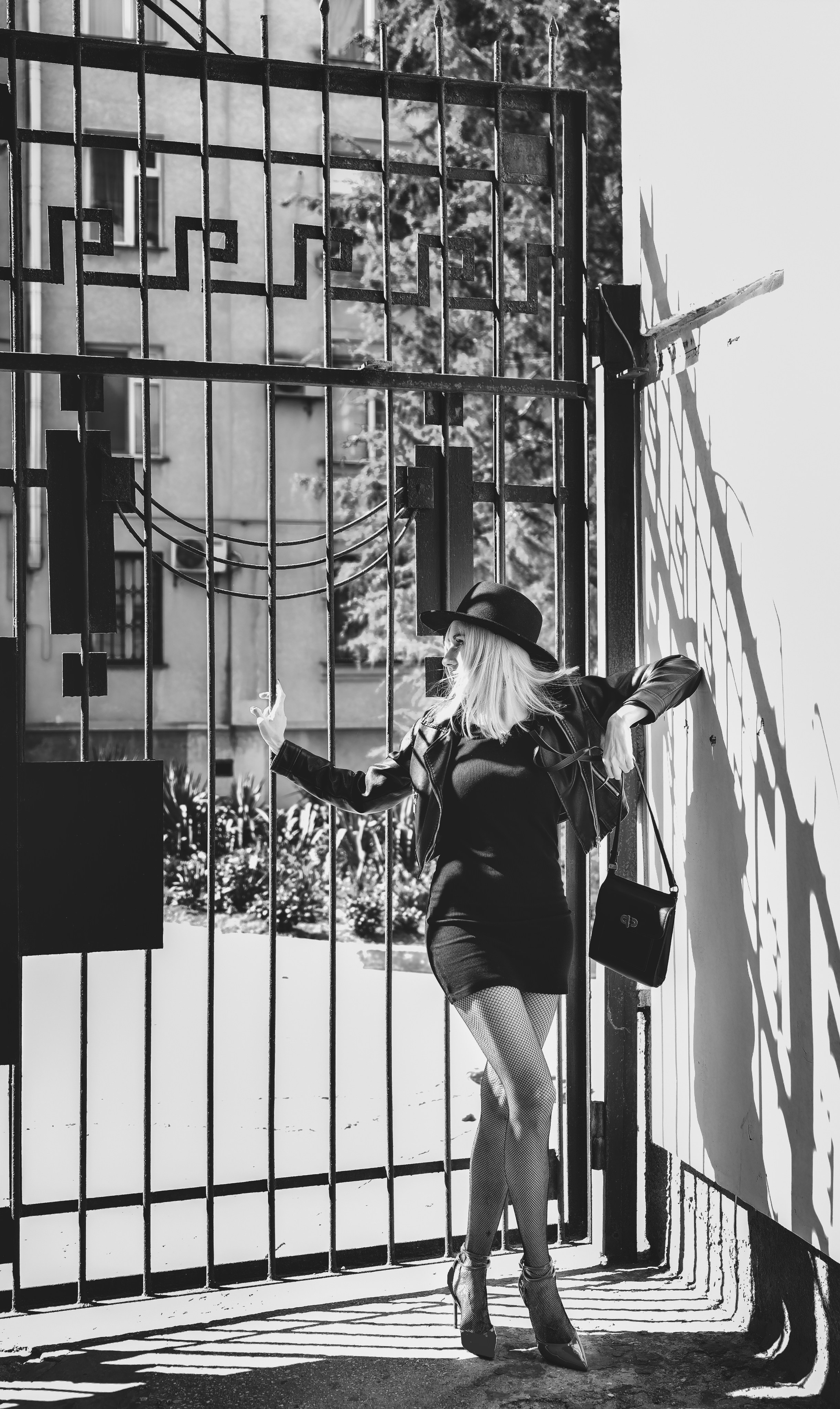 Надежда — стрит фото. Сайт фотограф в Керчи Кислый Юрий