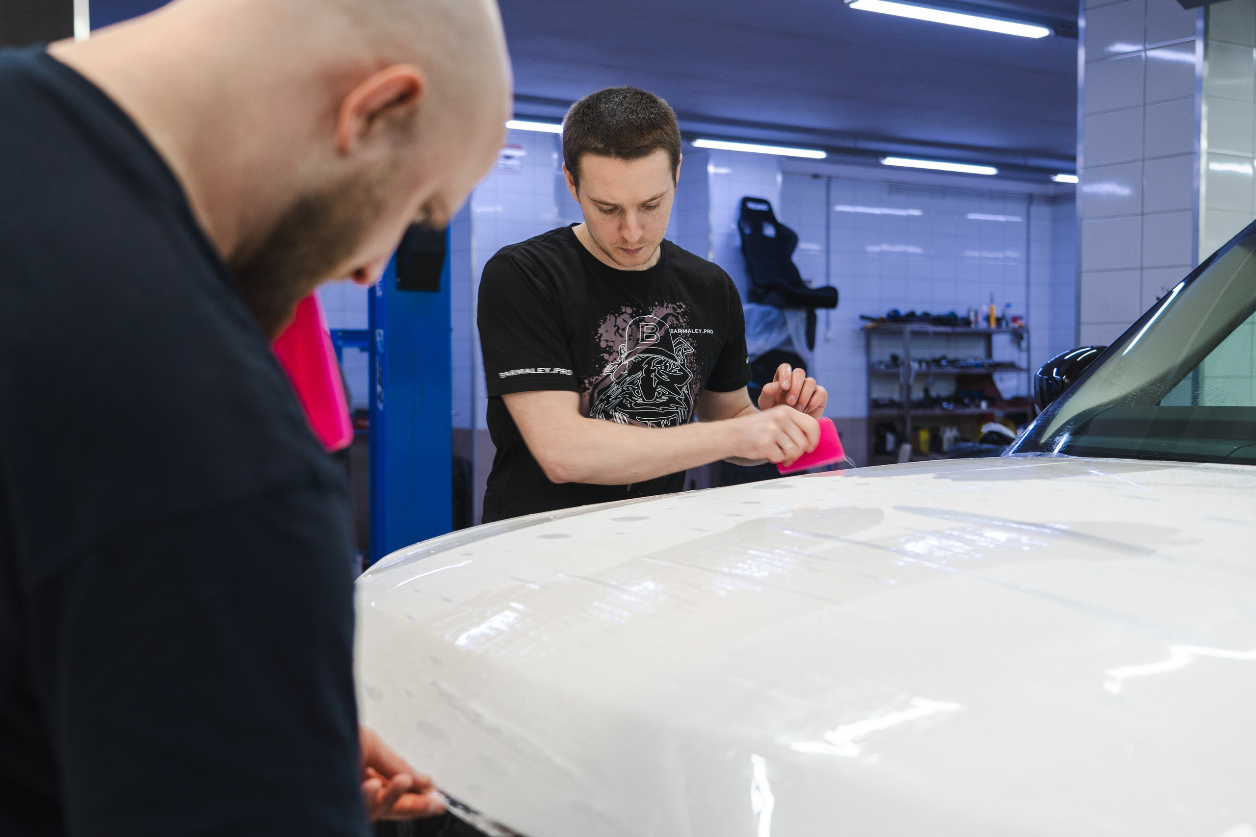 Оклейка автомобиля в защитный полиуретан. Студия дизайна и оклейки авто Barmaley Design