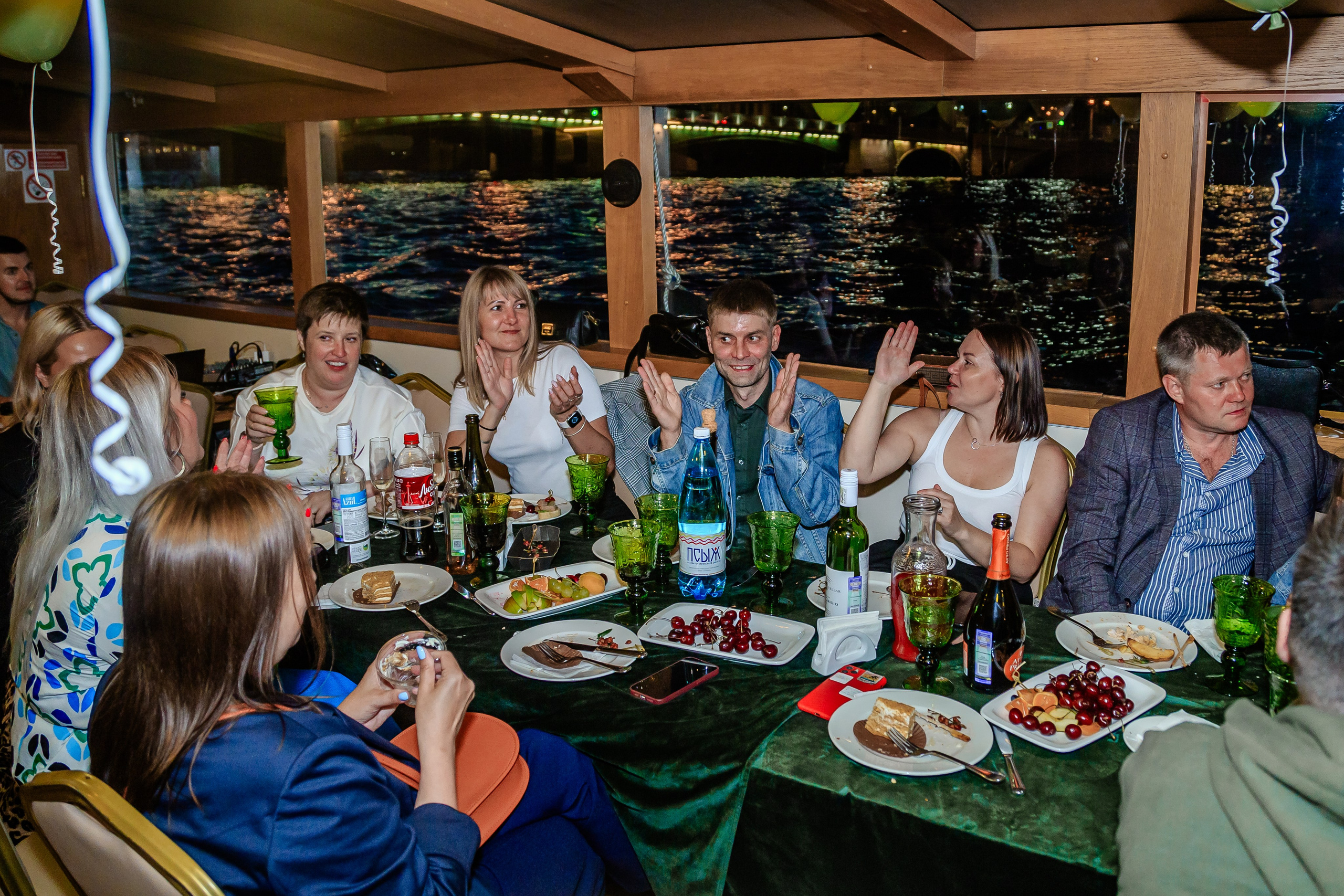 Выпускной на теплоходе. Фотограф в Санкт-Петербурге Чумаков Семен