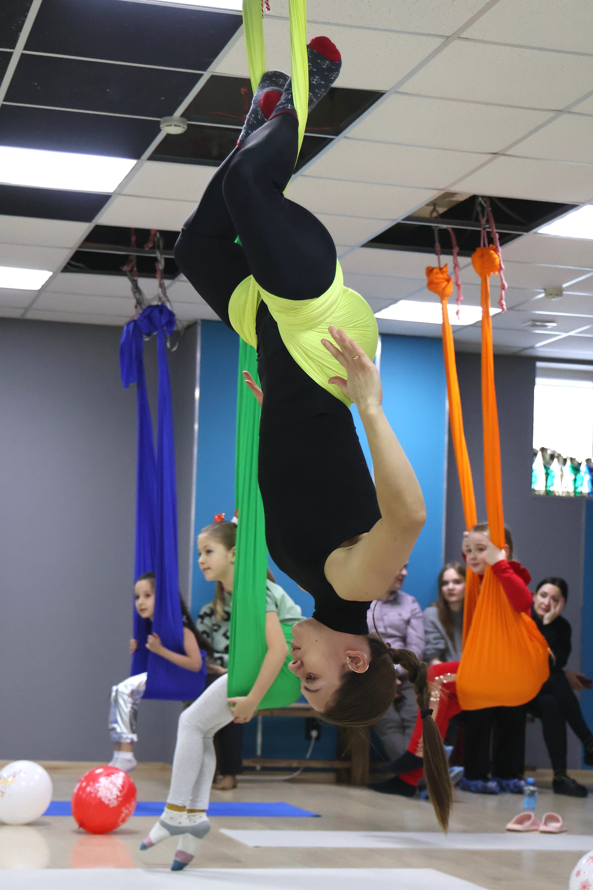 Открытый урок «Фитнес в гамаках». Спортивный и репортажный фотограф Ермакова Светлана