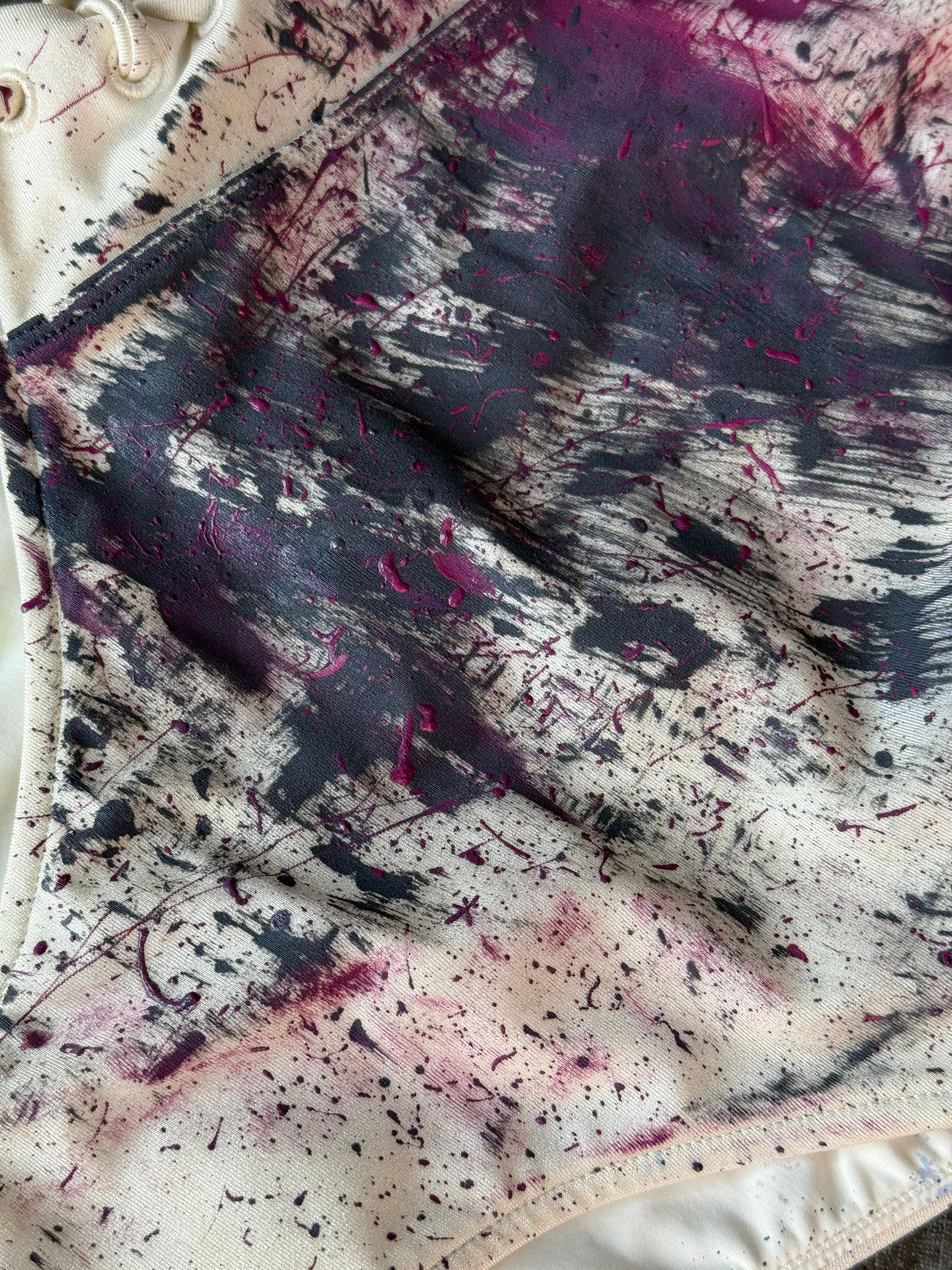 Роспись одежды. Художник интерьерных картин на заказ в Москве Nadi_Korchagina