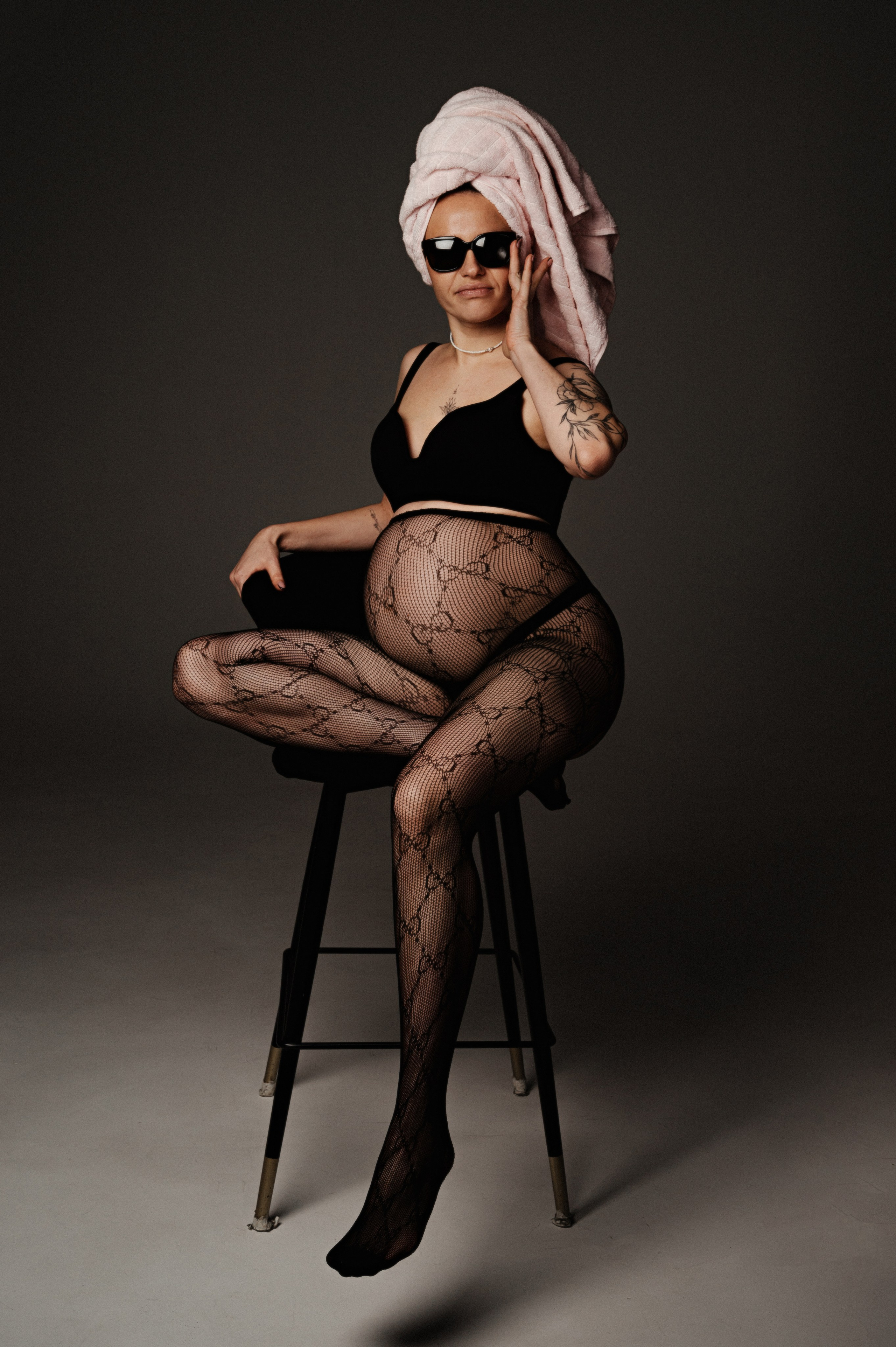 Валерия. Профессиональный фотограф беременности в СПБ. Стильные фотосессии беременности в стиле минимализм и классическая фотография