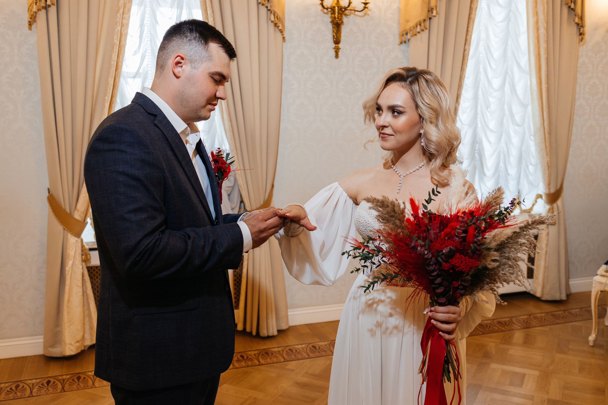 Грандиозное свадебное событие в уютном ресторане. Олег Сверчков | Свадебный фотограф Вологда