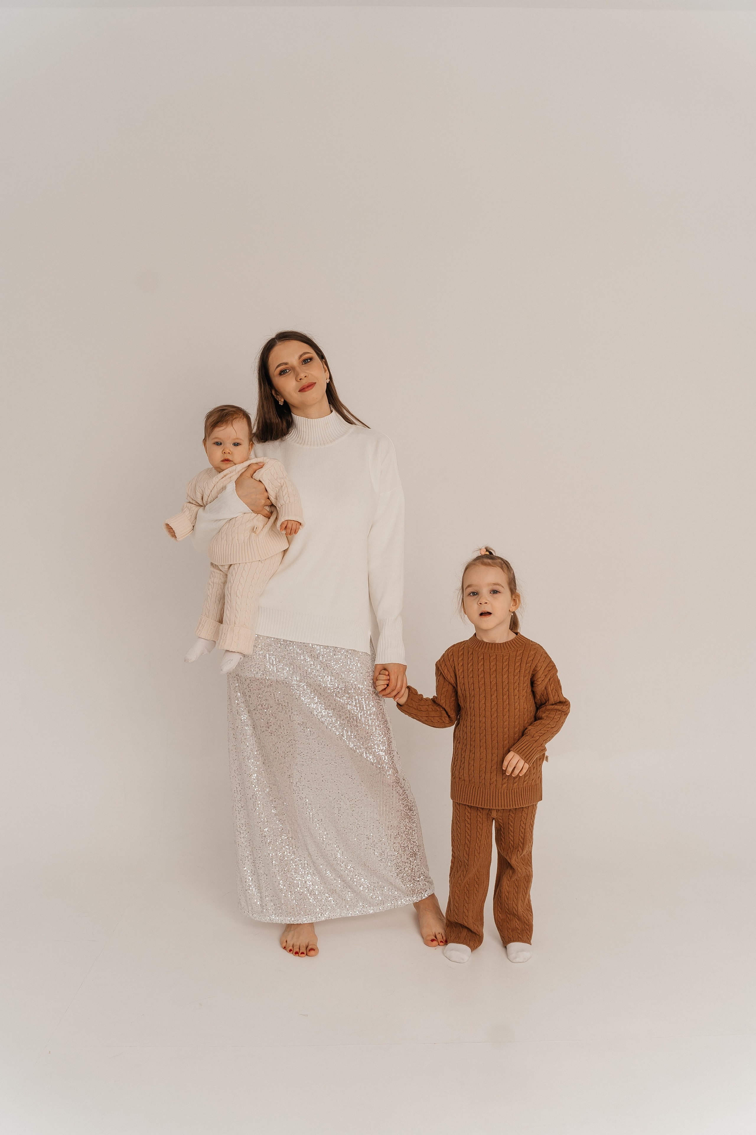 Сережа, Юля, Василиса и Дарина. Волик Мария