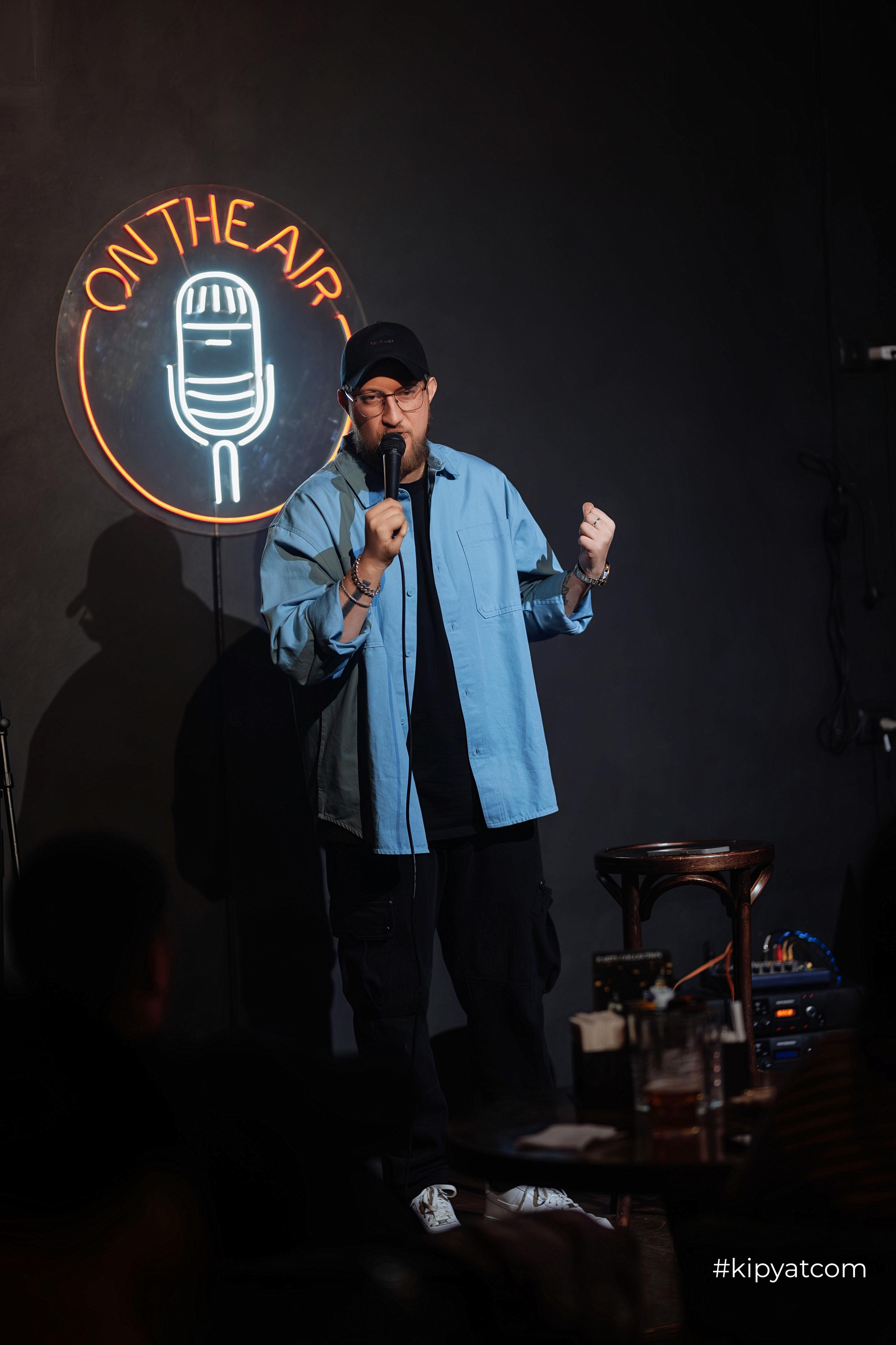 Сольный стендап концерт Александра Меркуль