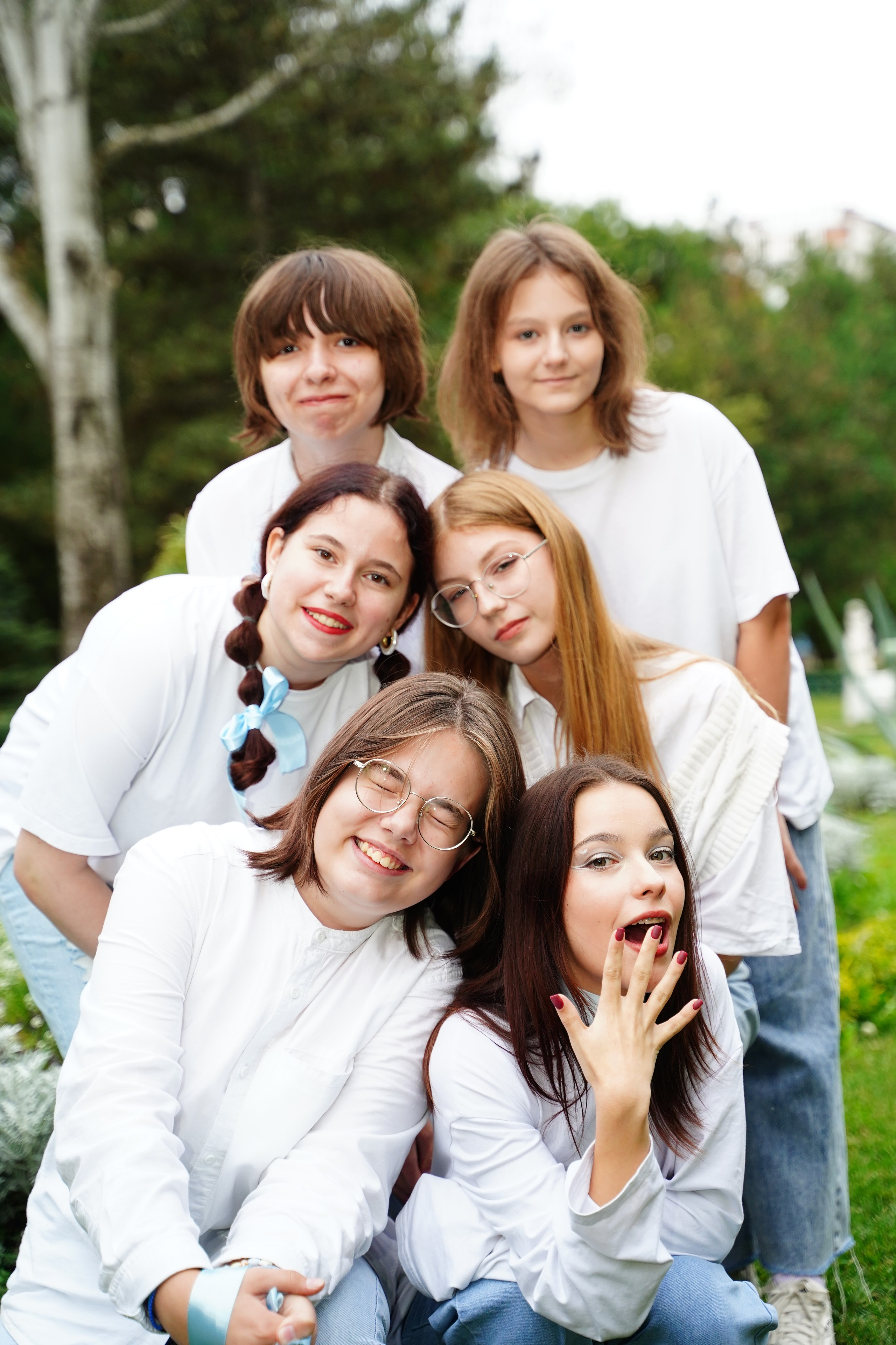 Парк Горького _бело-голубые оттенки старшая школа. MEMENTO.Выпускные альбомы, школьные, юбилейные и другие книги. Ростов-на-Дону