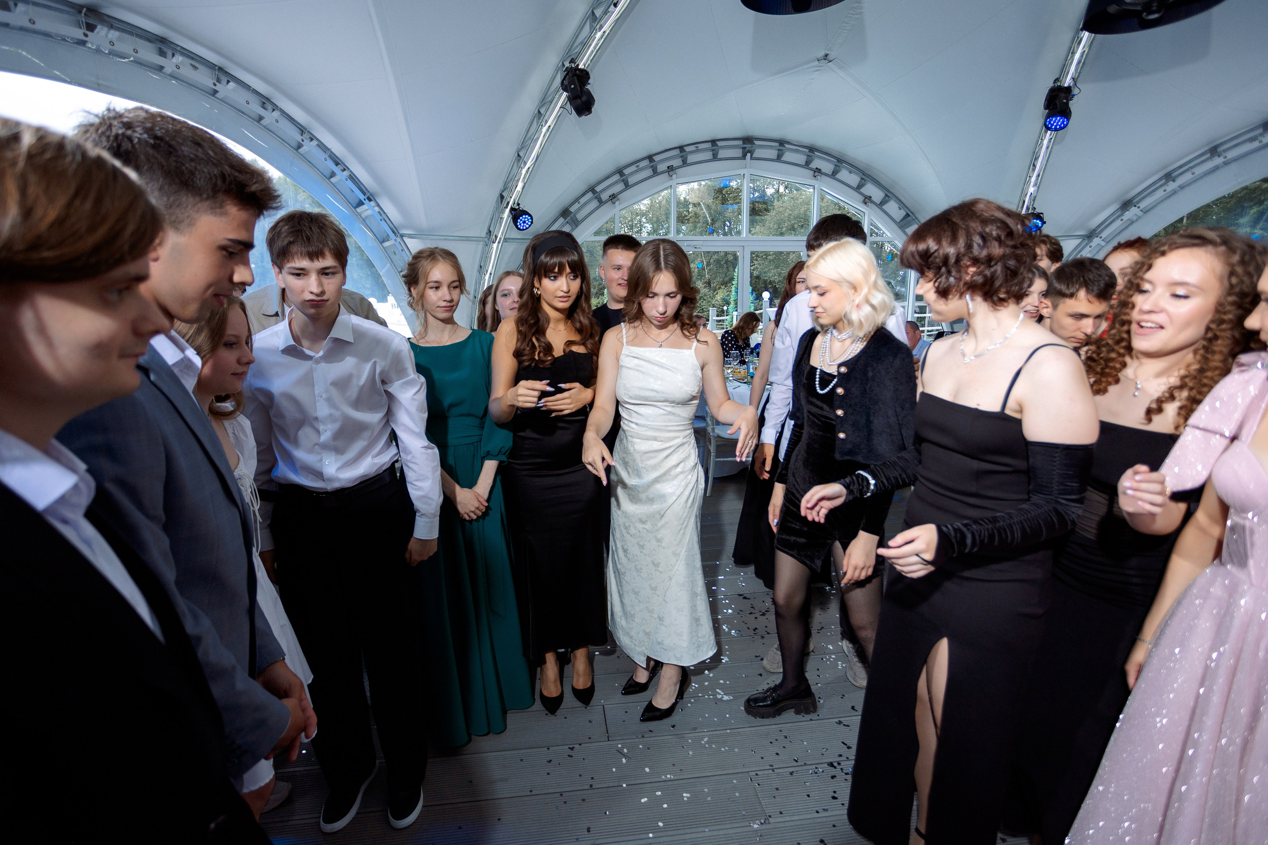 ВЫПУСКНОЙ: Волки-Липки. Все фото. Профессиональный фотограф в Ижевске Леша Петров