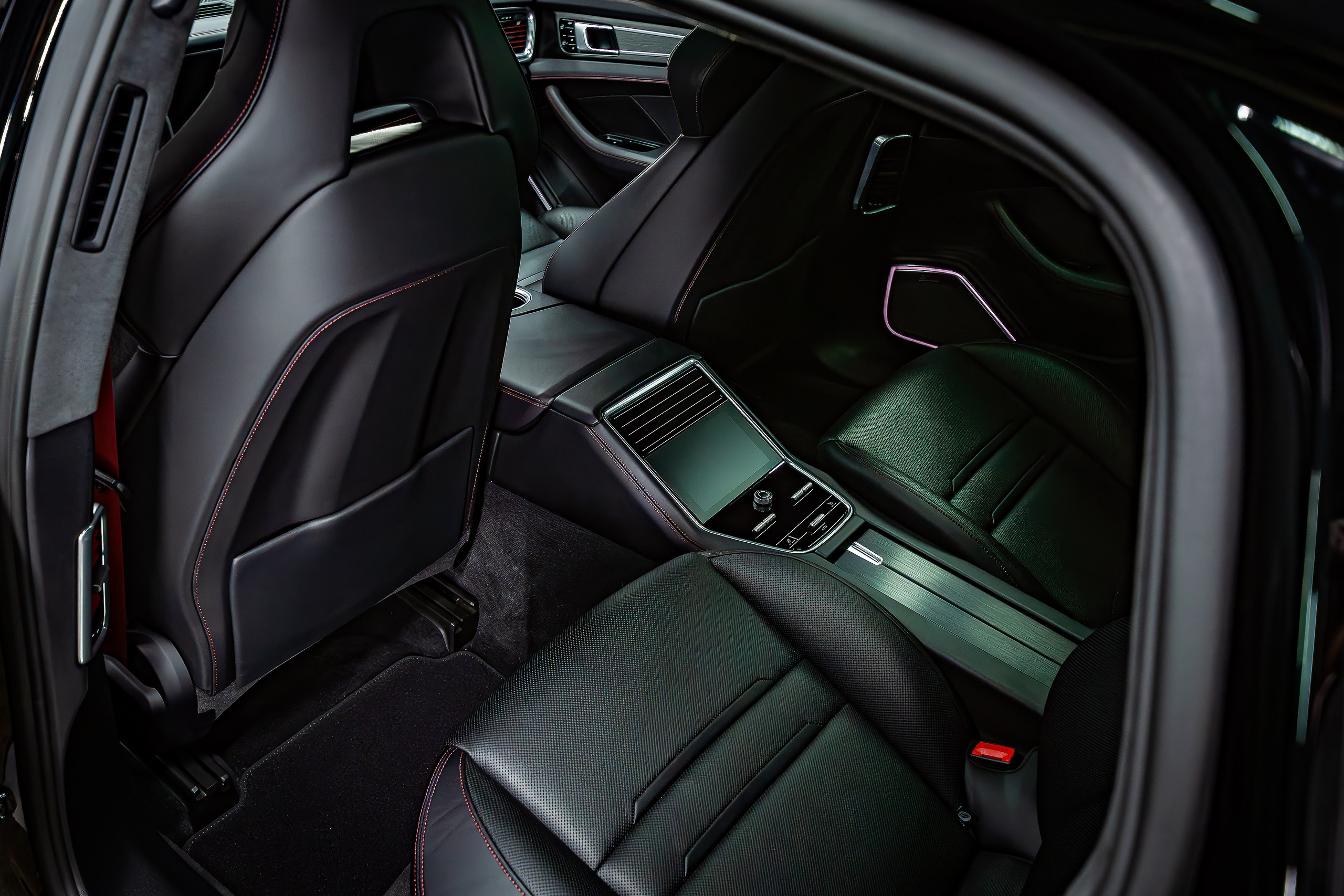 Фотосъёмка: Легковые авто В Москве. Интерьерный & Репортажный фотограф Озеров Денис, г. Москва