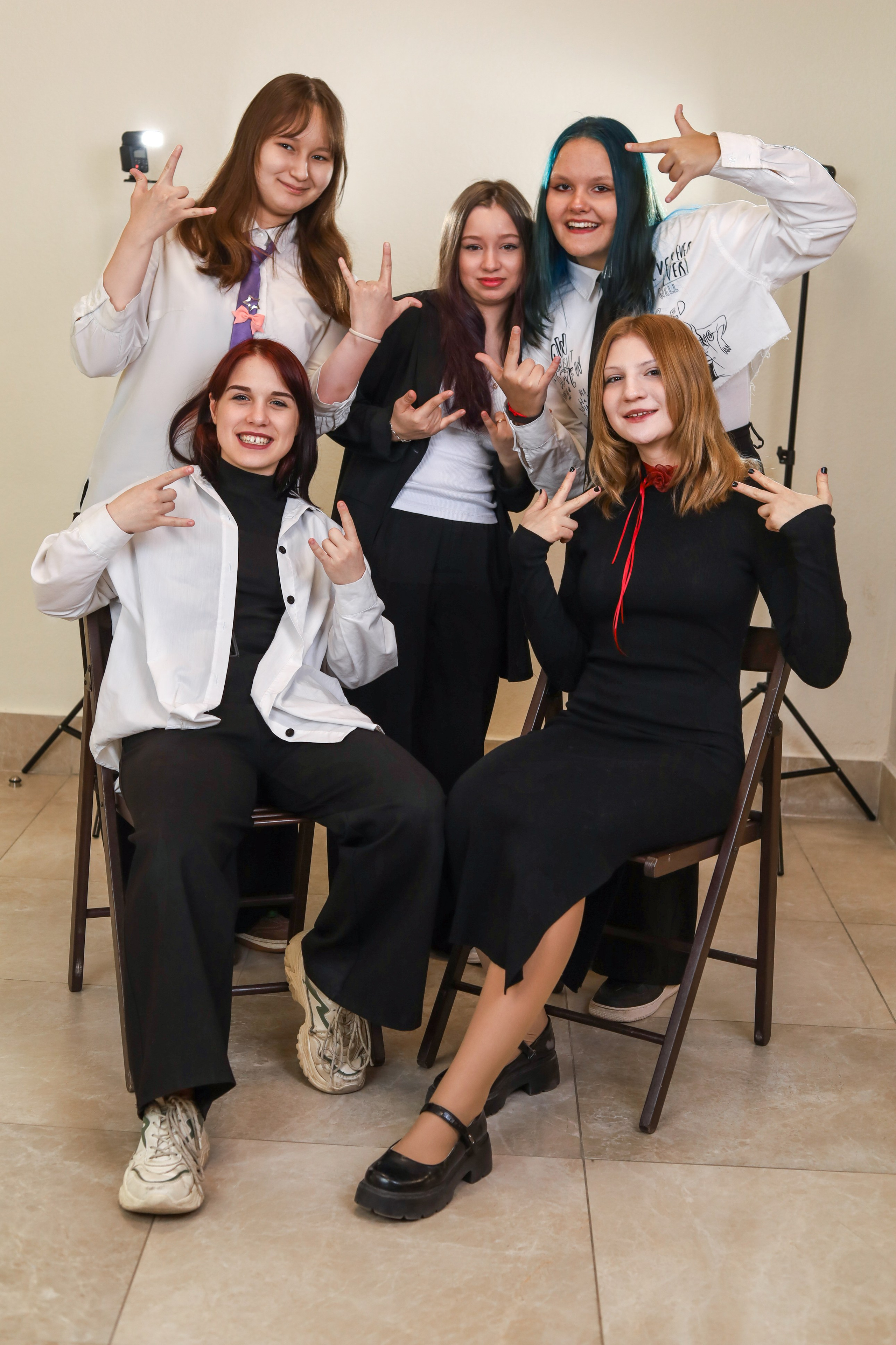 Книга выпускника  9 и 11 класс "Лофт" Тюмень. Выпускные альбомы в Тюмени для школ, садов, вузов спортивных секций