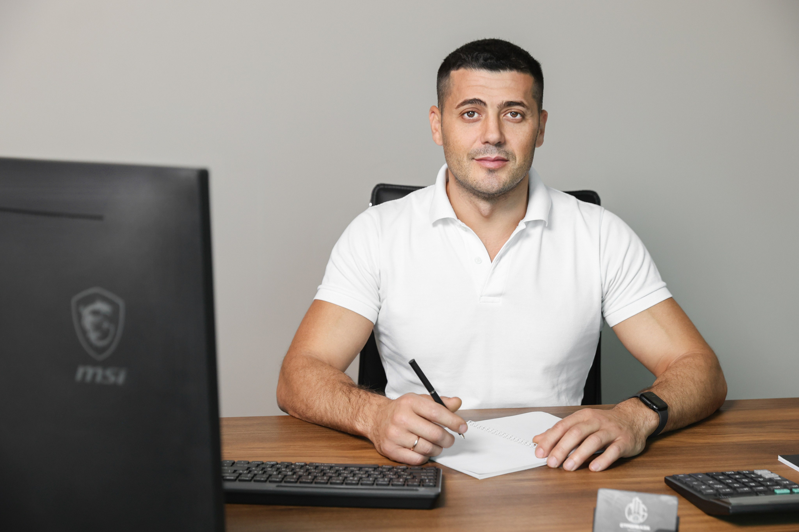 Выездные портреты для стройбазы «Волохонка». Снимаю съемки