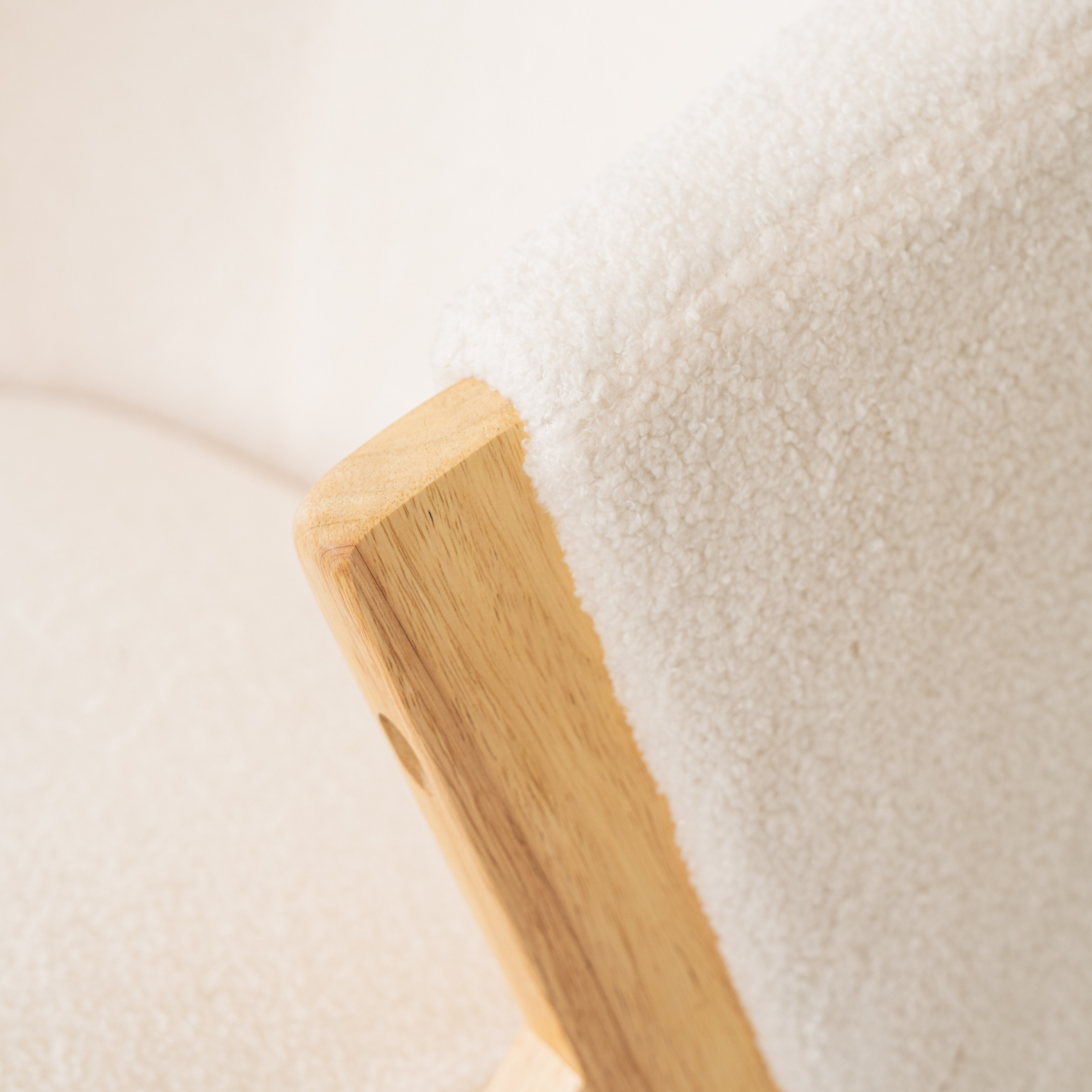 Выездная фотосъемка в студию, съемка мебели для маркетплейсов. Олейник Денис — предметный фотограф, фотограф для маркетплейсов в Казани