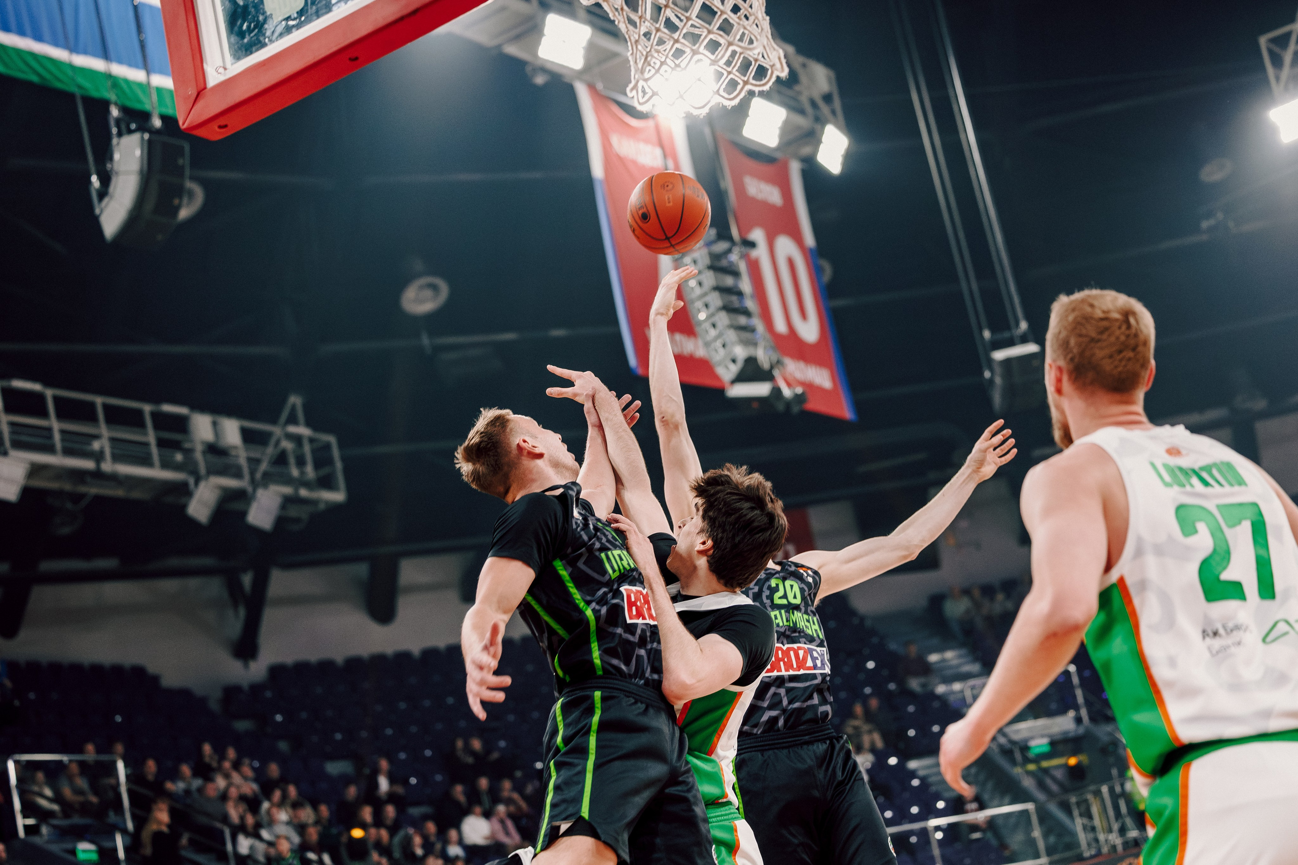 Winline Basket Cup — УРАЛМАШ — УНИКС. Лёшка Варзегов — фотограф