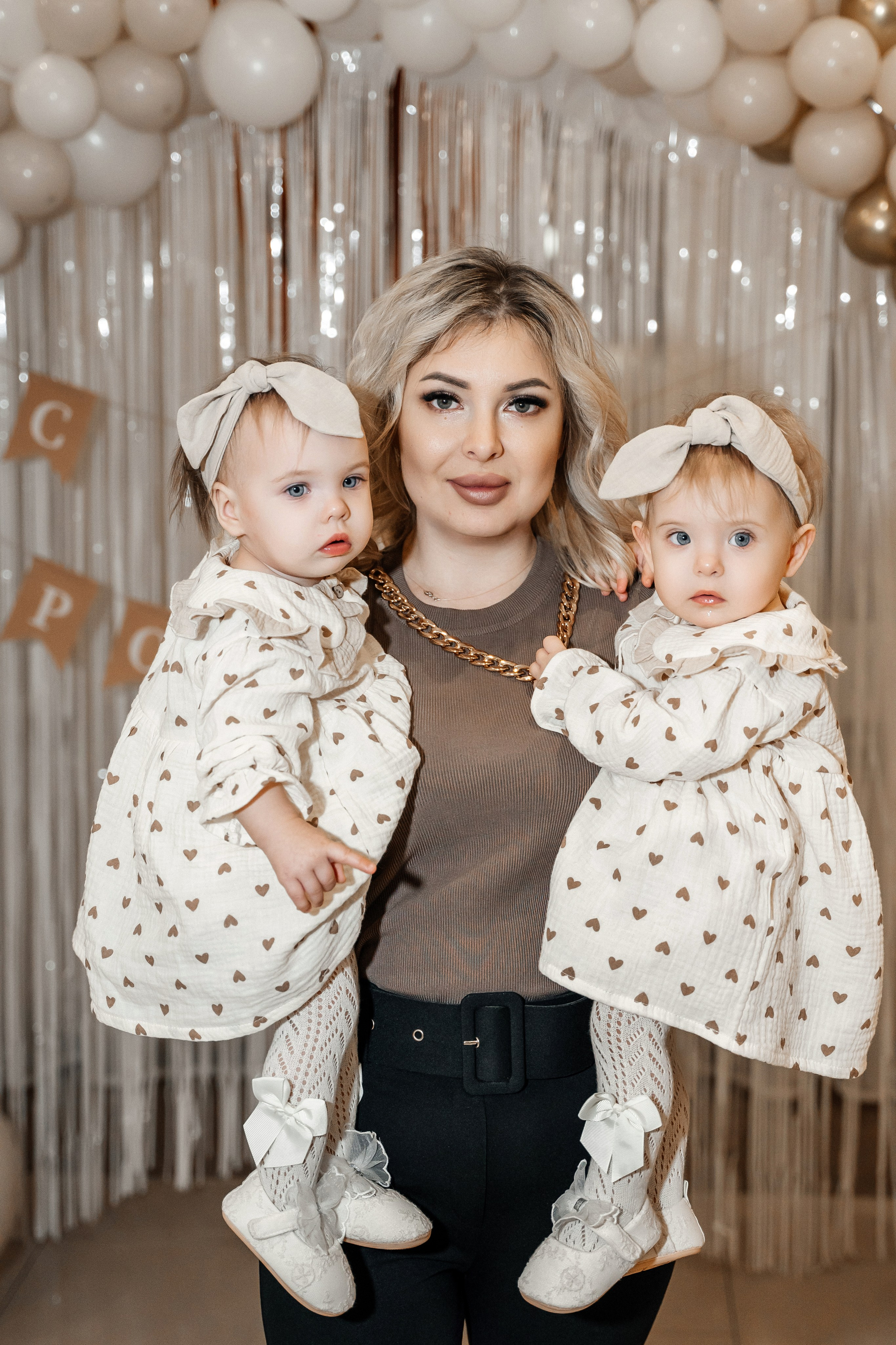 Александра и Виктория 1 годик. Семейный фотограф в Белгороде Амелина Алина