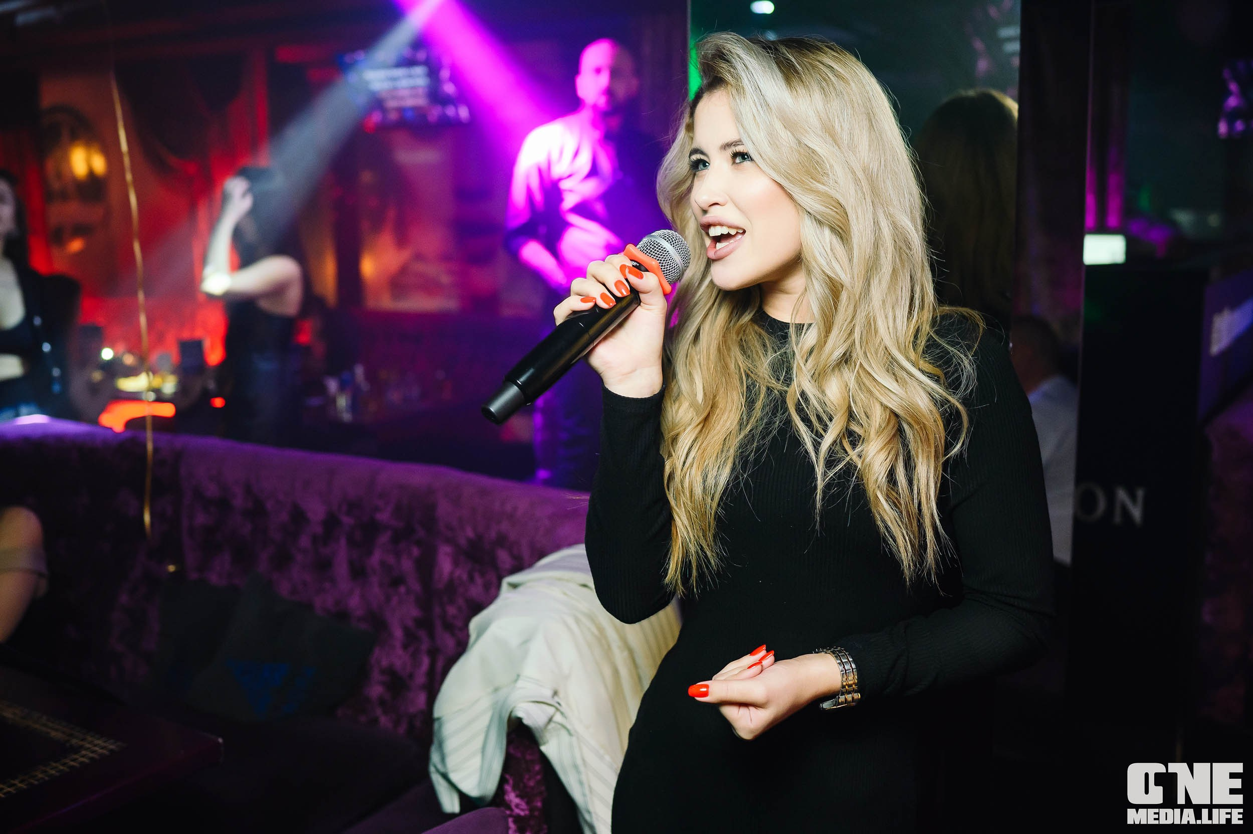 Фотоотчет из караоке-клуба Эйфория. One Media Life: фоторепортажи, фотоотчеты с мероприятий и заведений