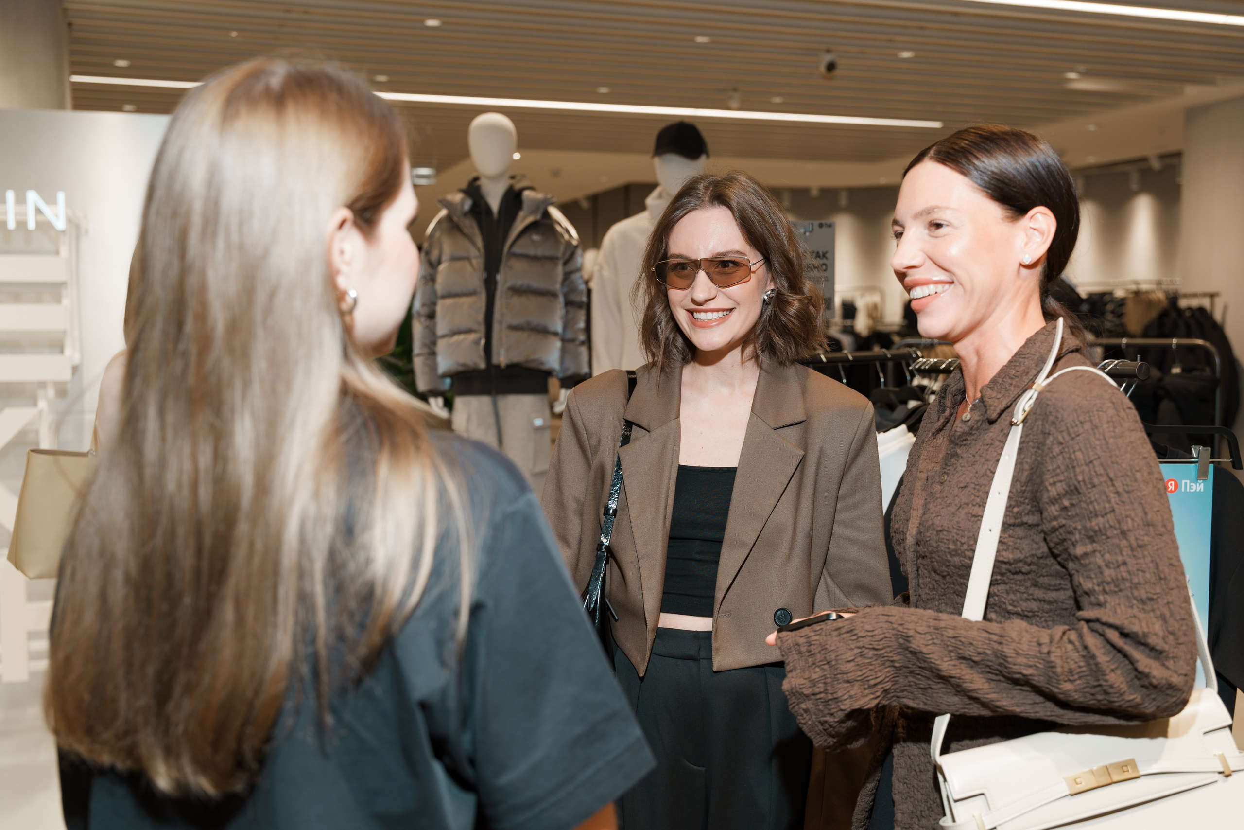 Yandex Pay & OSTIN. Фотограф в Москве и России