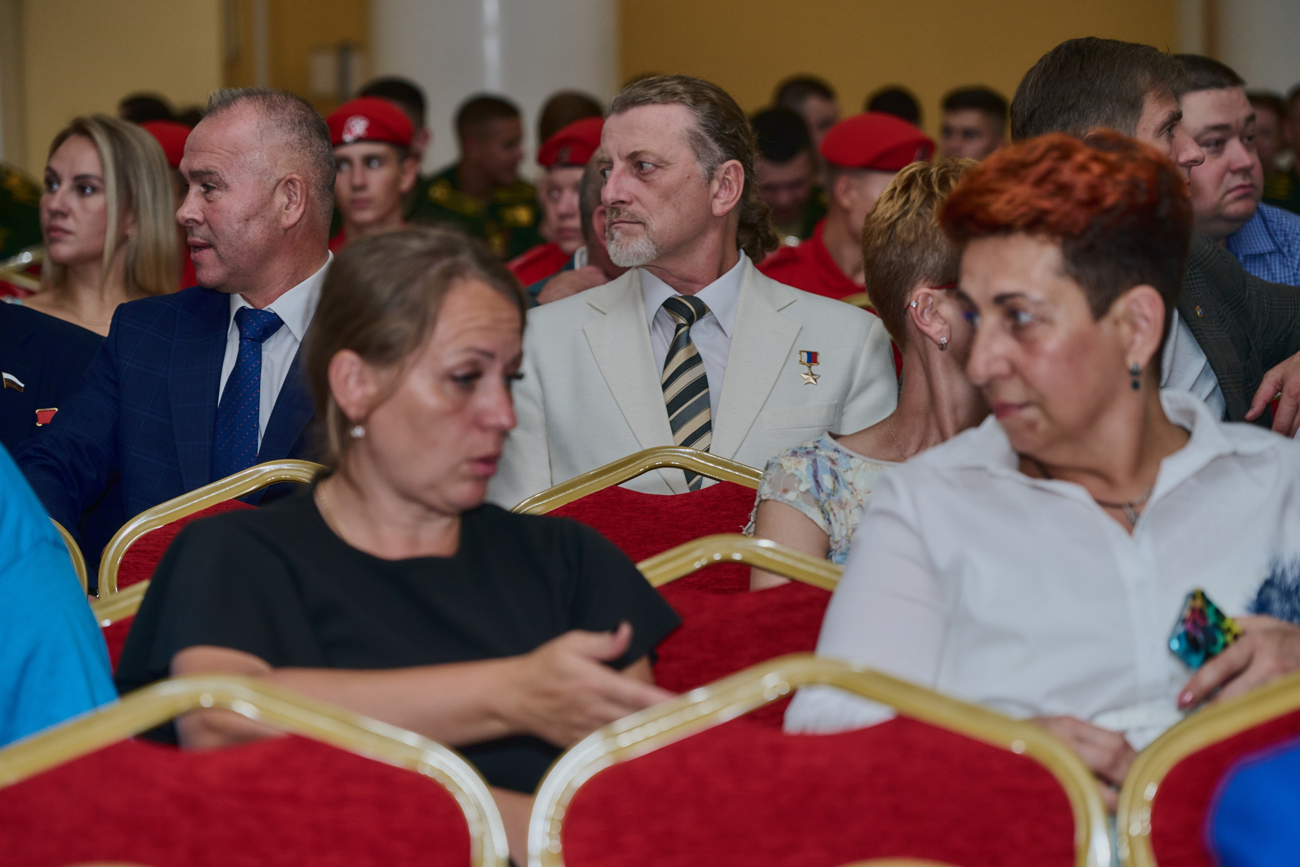 Церемония награждения медалями «Память Героев Отечества». Фотограф Роман Адлер