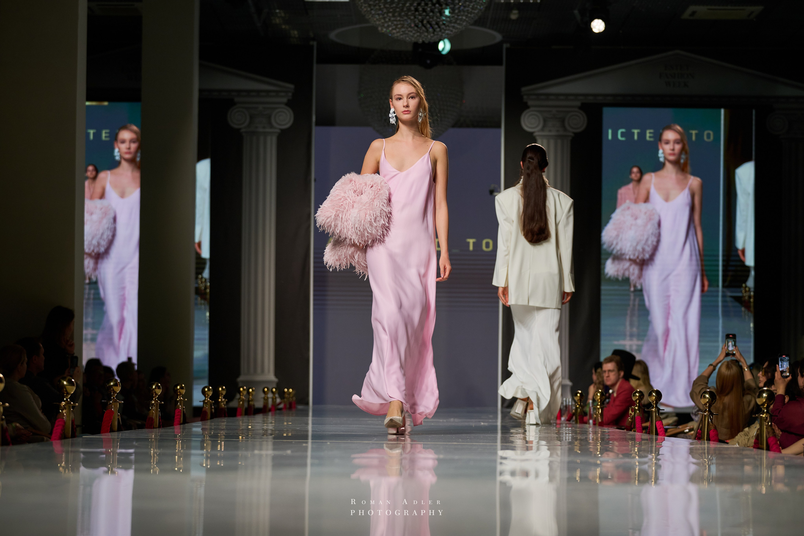 ESTET FASHION WEEK ВЕСНА — 2025. Фотограф Роман Адлер