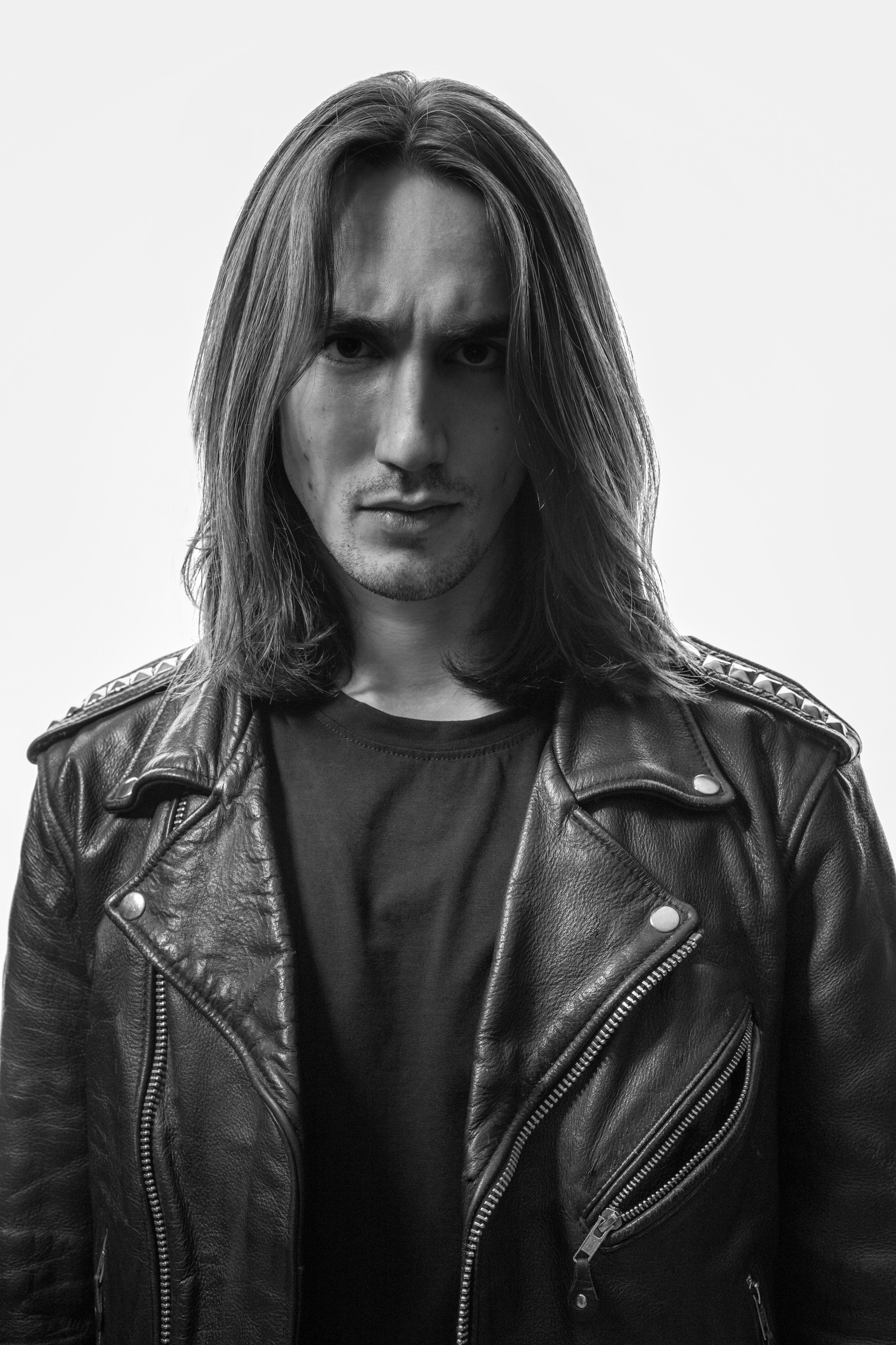 Артём. Главная