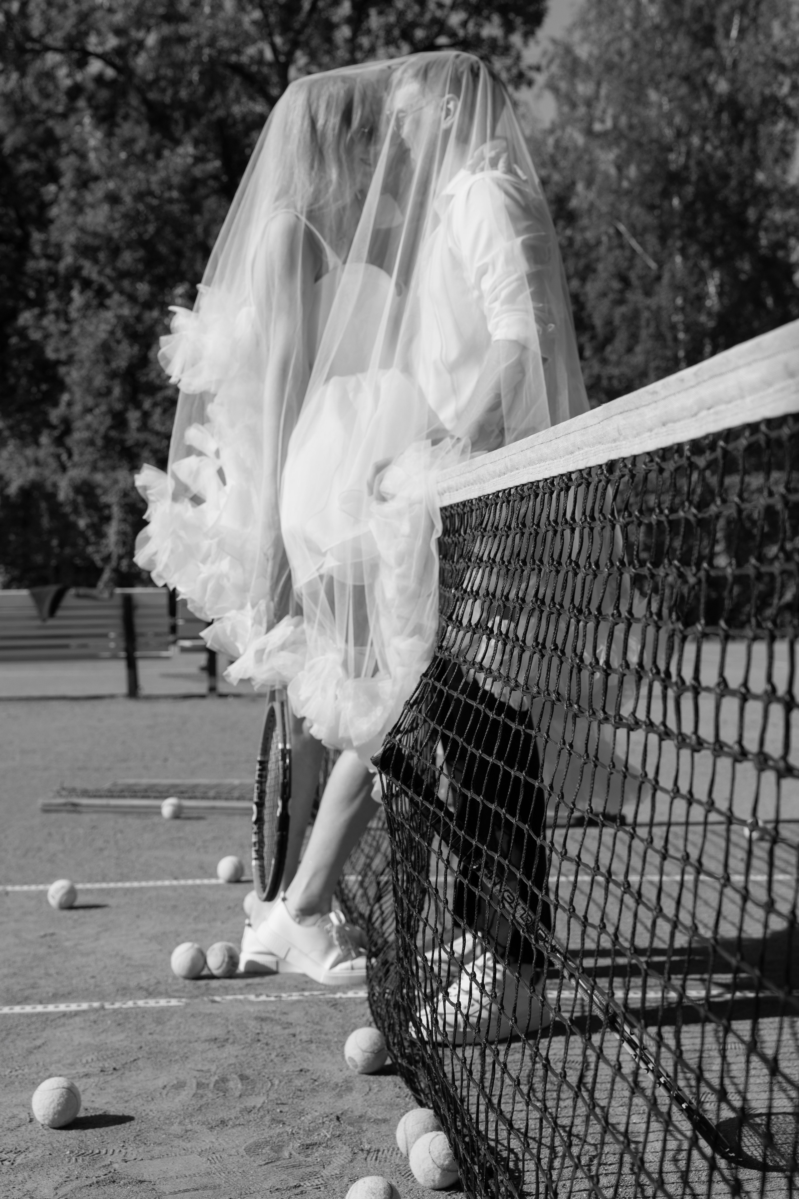 Свадебная лавстори на теннисном корте. Фотограф в Санкт-Петербурге Вагнер Юлия