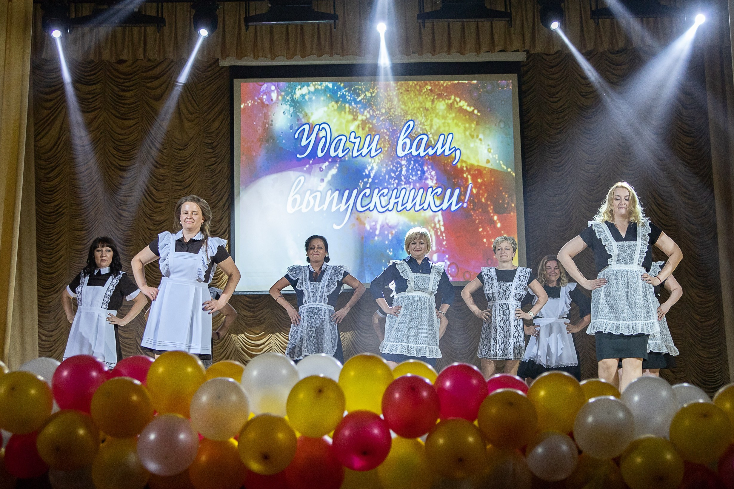 Выпускной. Гимназия № 1, 2019. Фотограф-дизайнер, семейный фотограф, фуд-фотограф в Москве и Московской области Лаврова Анна