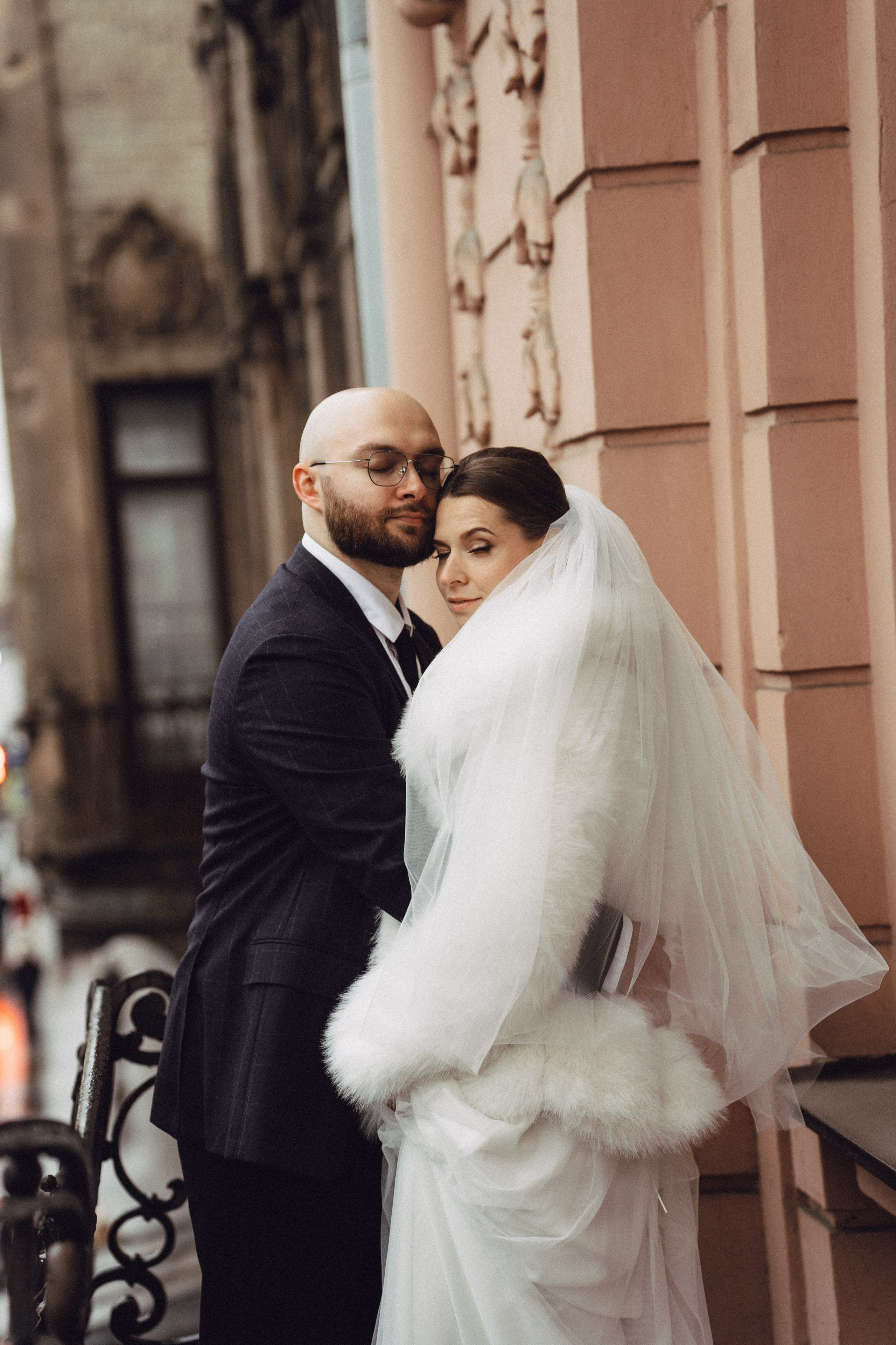 СВАДЕБНАЯ СЬЕМКА ВО ВТОРОМ ДВОРЦЕ (ДЕКАБРЬ) ТАКЖЕ СЬЕМКА В СТУДИИ НА ЧЕРНЫШЕВСКОЙ. Профессиональный фотограф, Санкт-Петербург — Виктория Богомолова