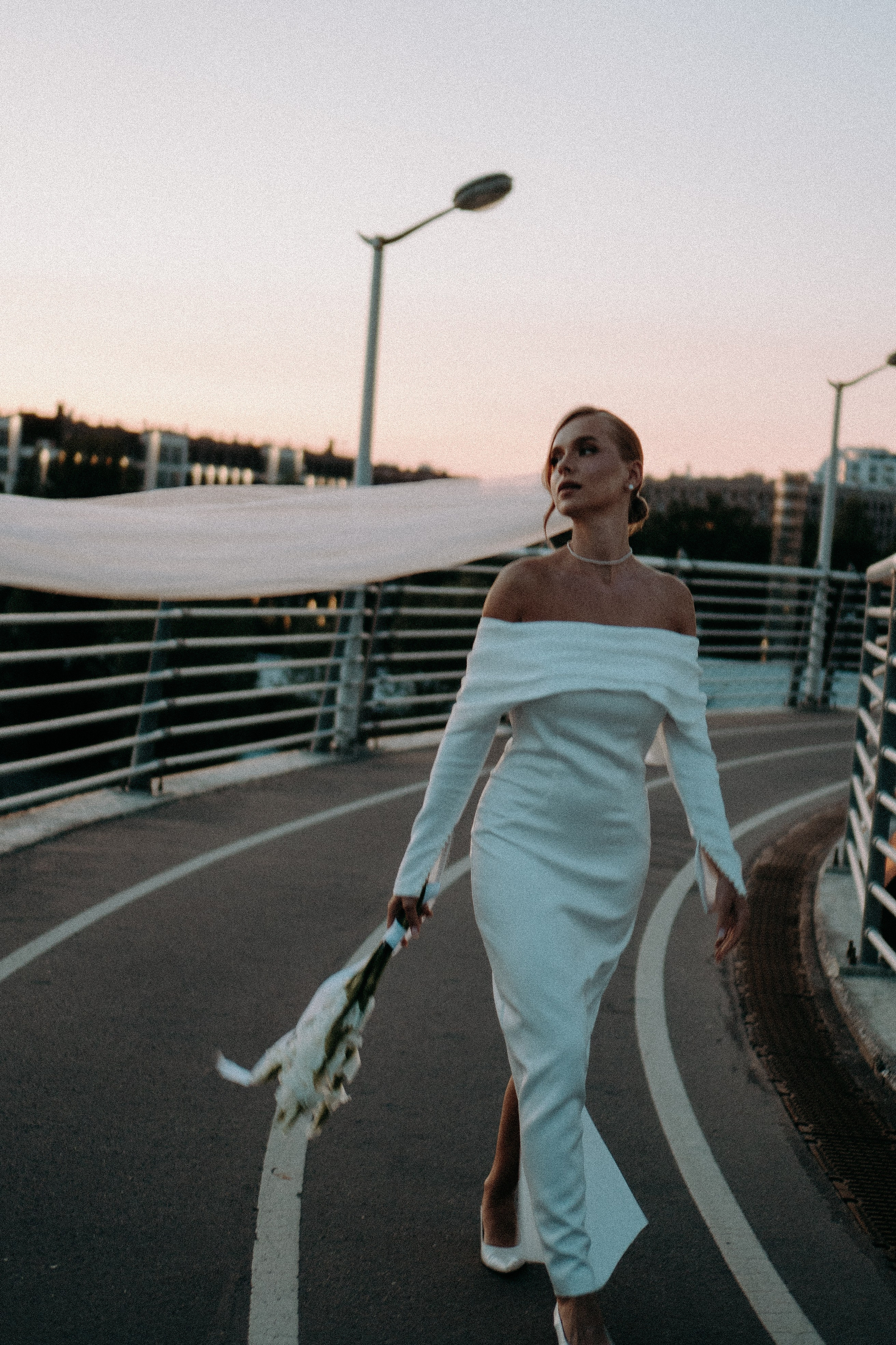 СВАДЕБНАЯ СЬЕМКА ВОЗЛЕ МСОТА БЕТАНКУРА НА КАБРИОЛЕТЕ. Профессиональный фотограф, Санкт-Петербург — Виктория Богомолова