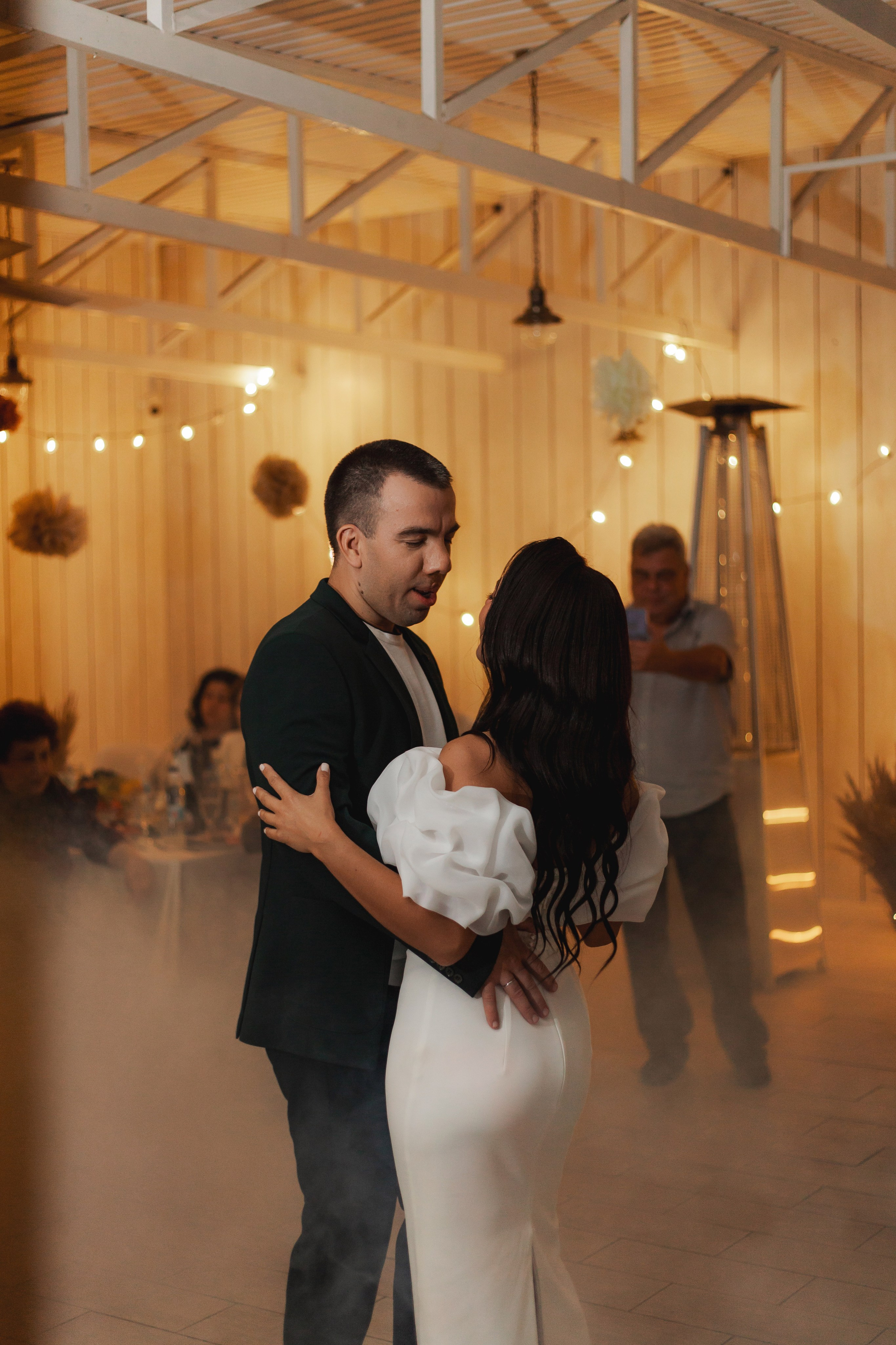 фотография танца жениха и невесты