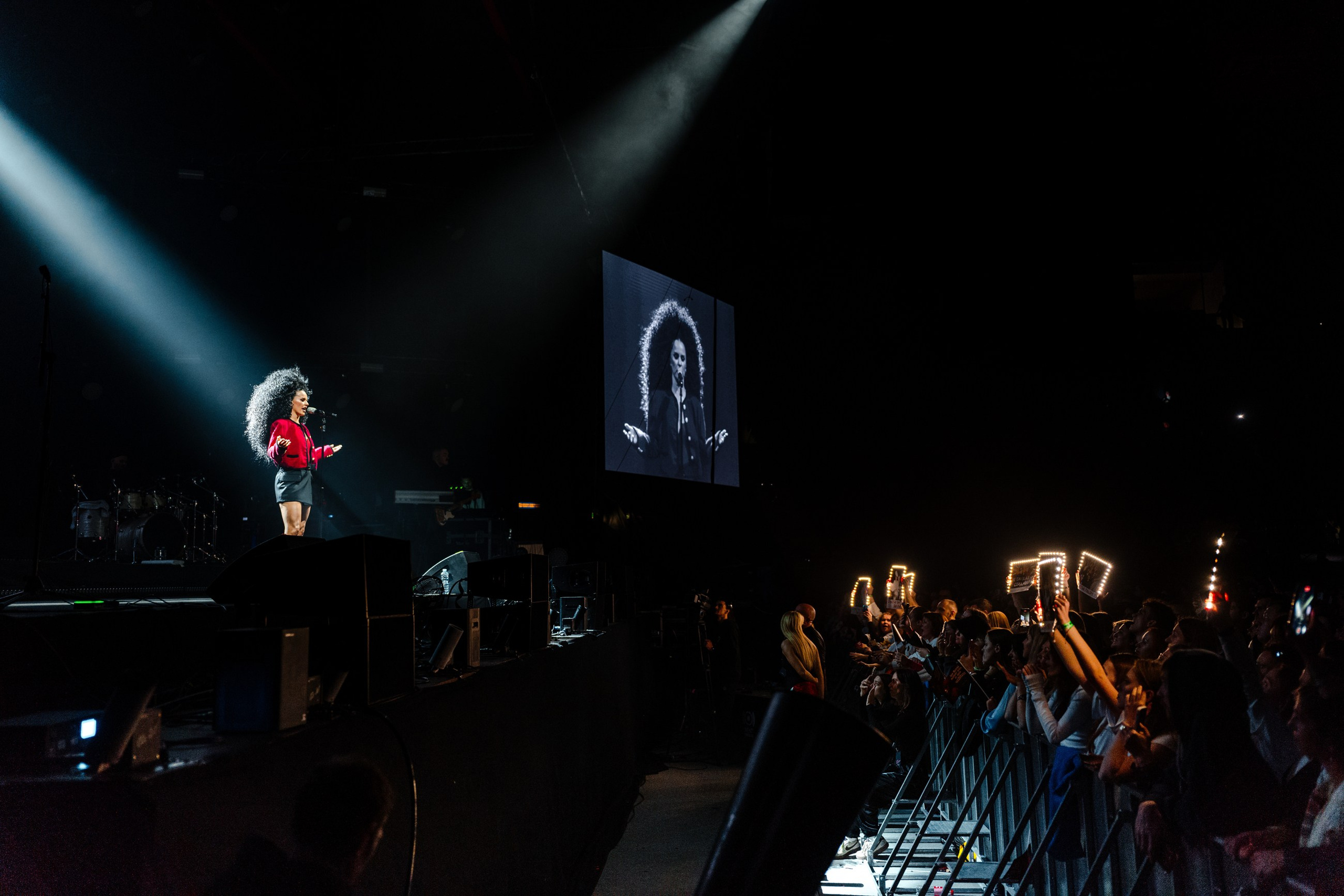 Фотографии с концерта Zivert в Ярославле. Репортажный фотограф в Москве Измалков Артем