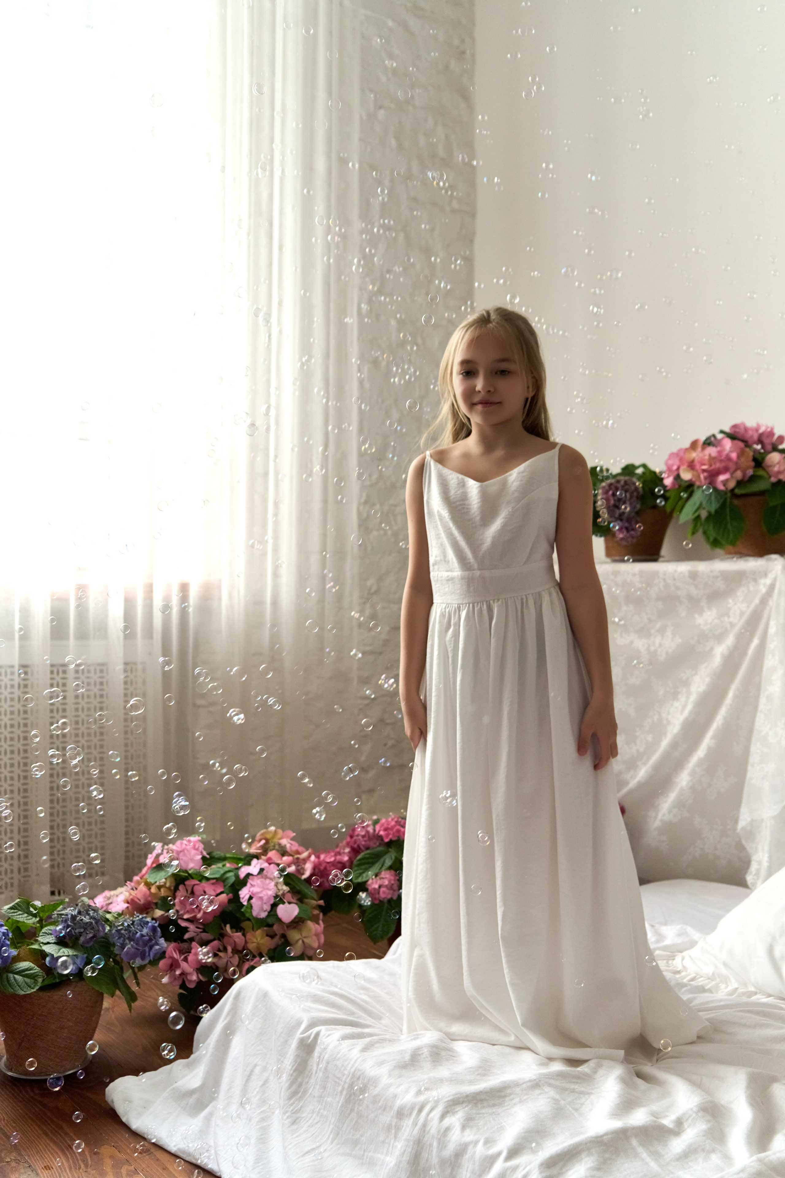 Мария в мыльных пузырях и гортензиях. Фотограф в Краснодаре Татьяна Вижевитова